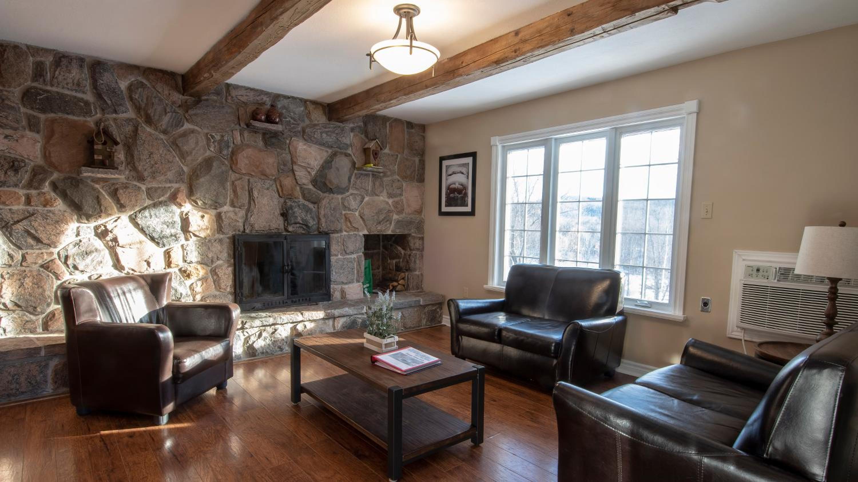 Luxury Hilltop Cottage