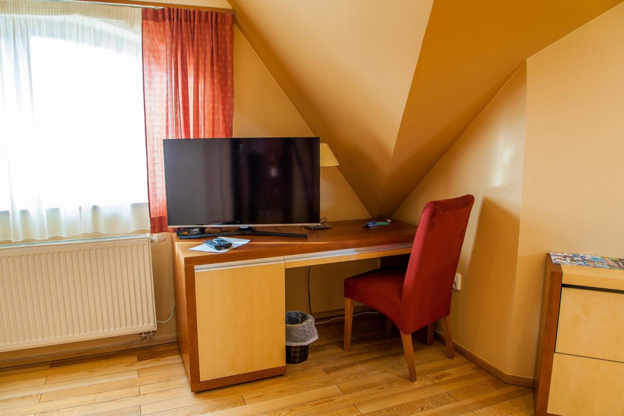 King Studio with Sofa Bed photo 1