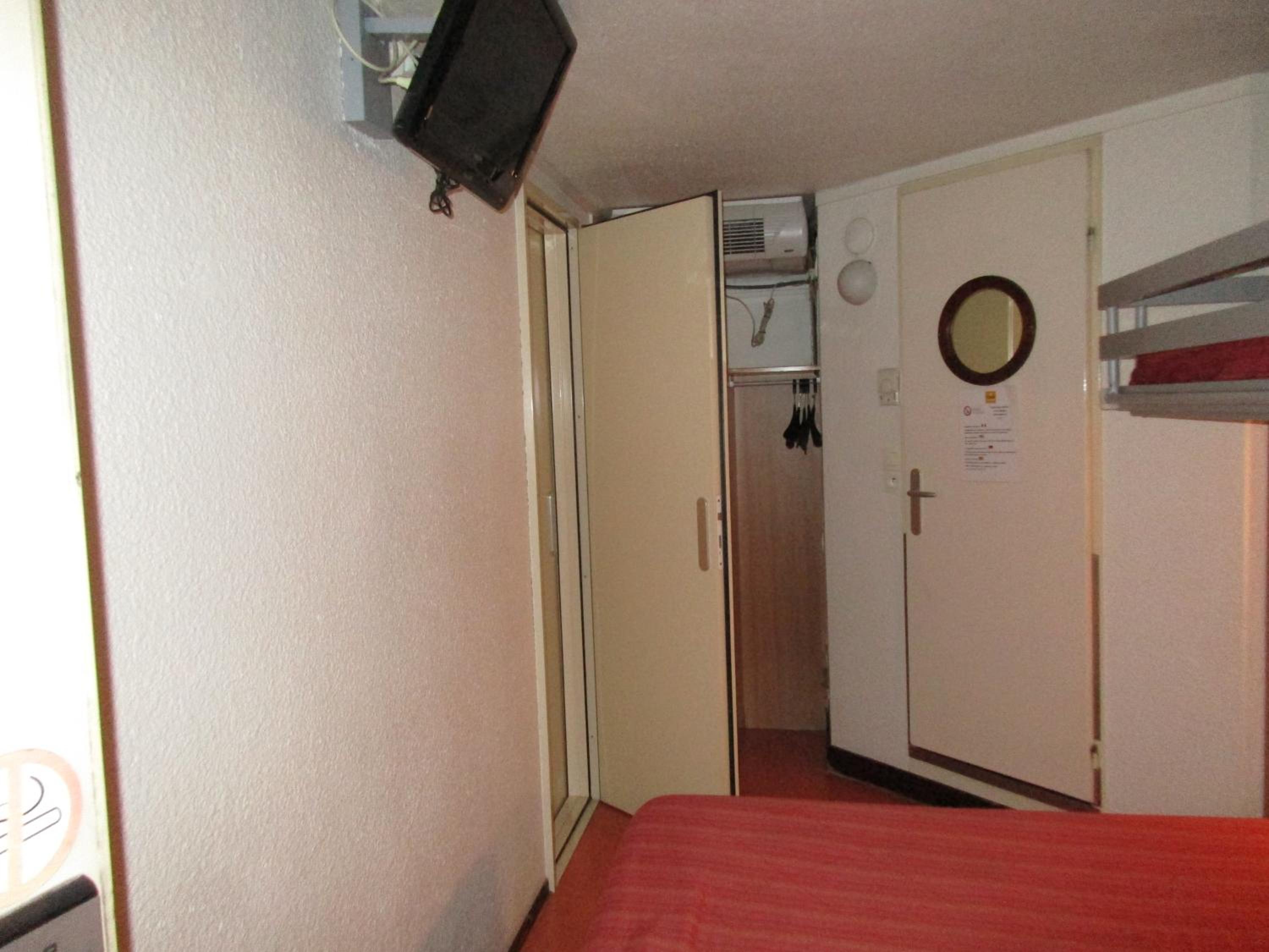 Family  Room with 2 Double Beds and 2 Junior Beds photo 3