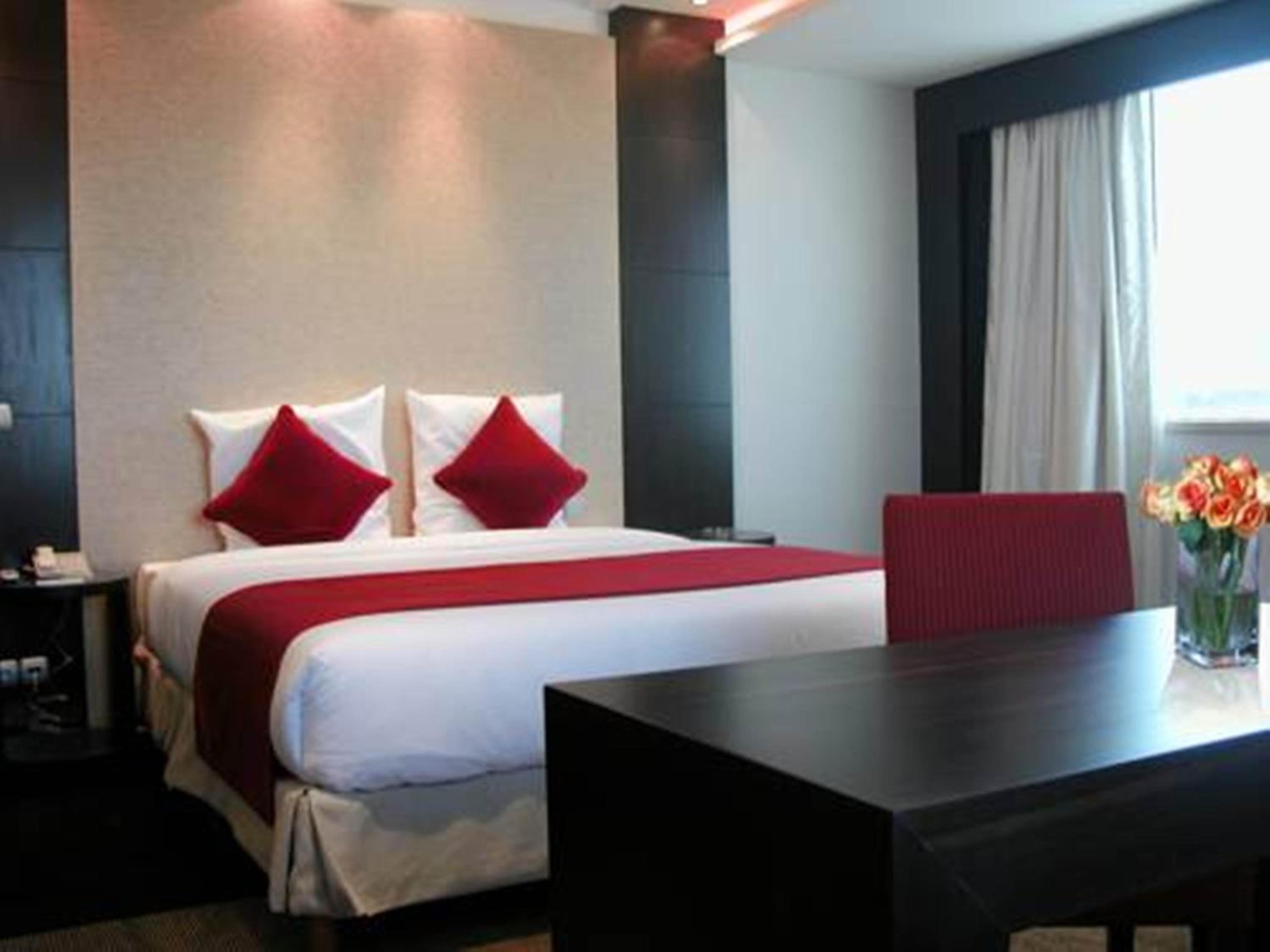 Deluxe Queen Room