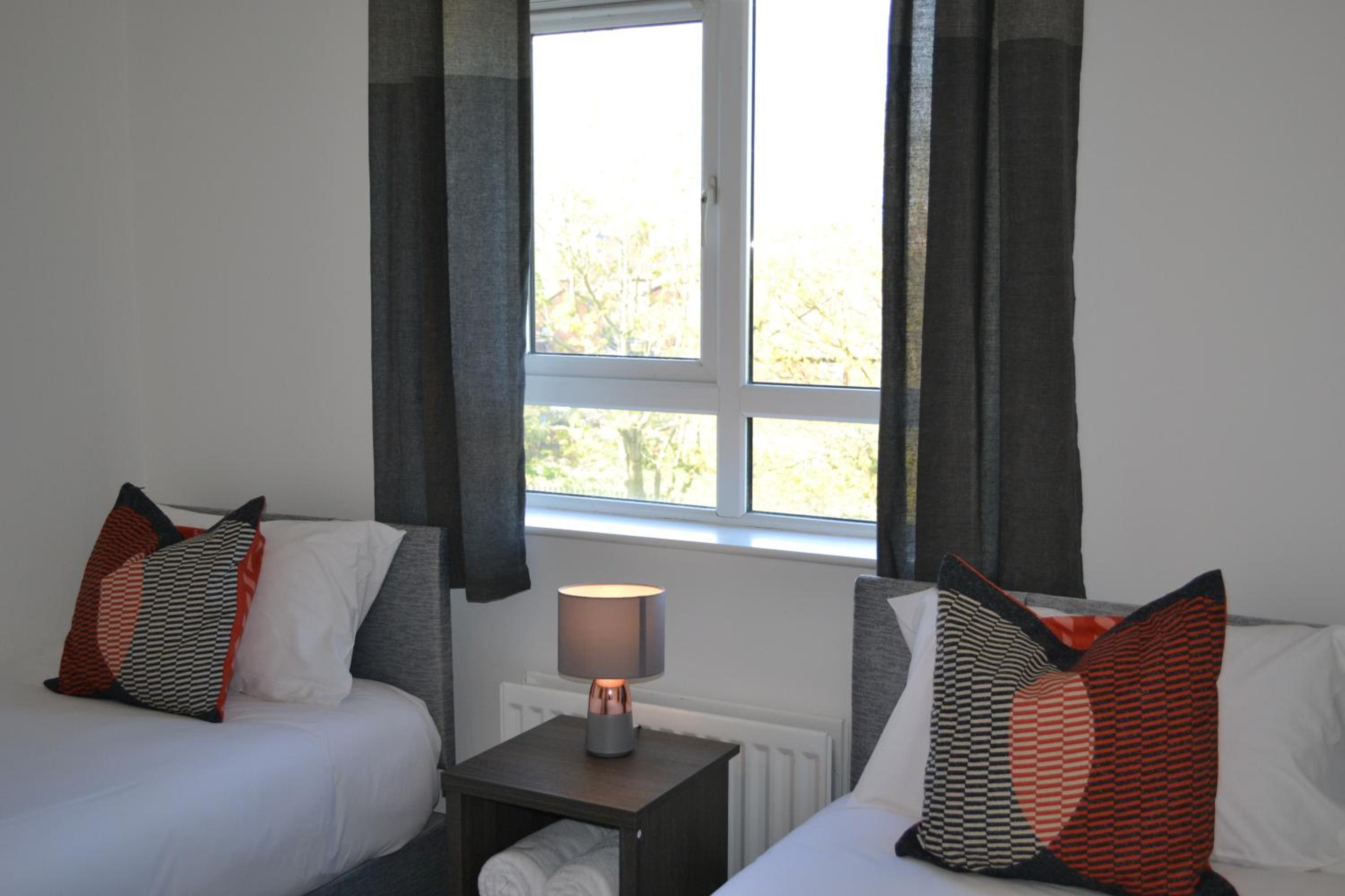 Apartment with Balcony photo 2