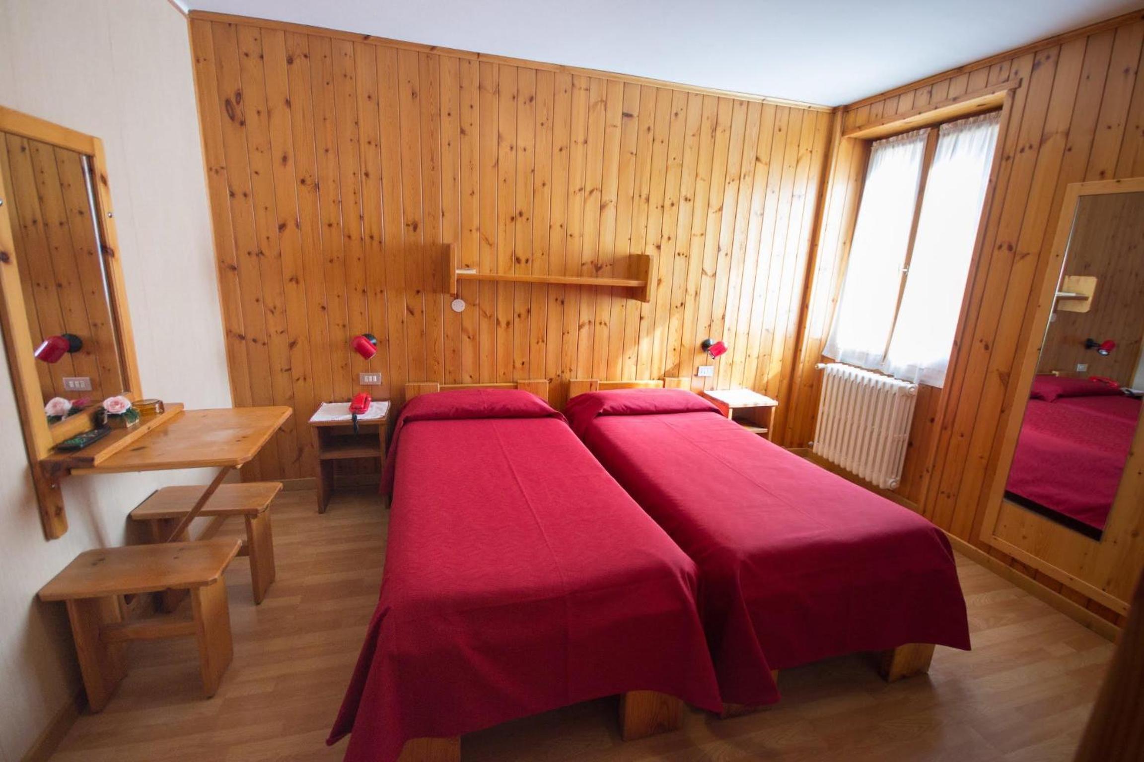 Standard Double or Twin Room - Photo 7