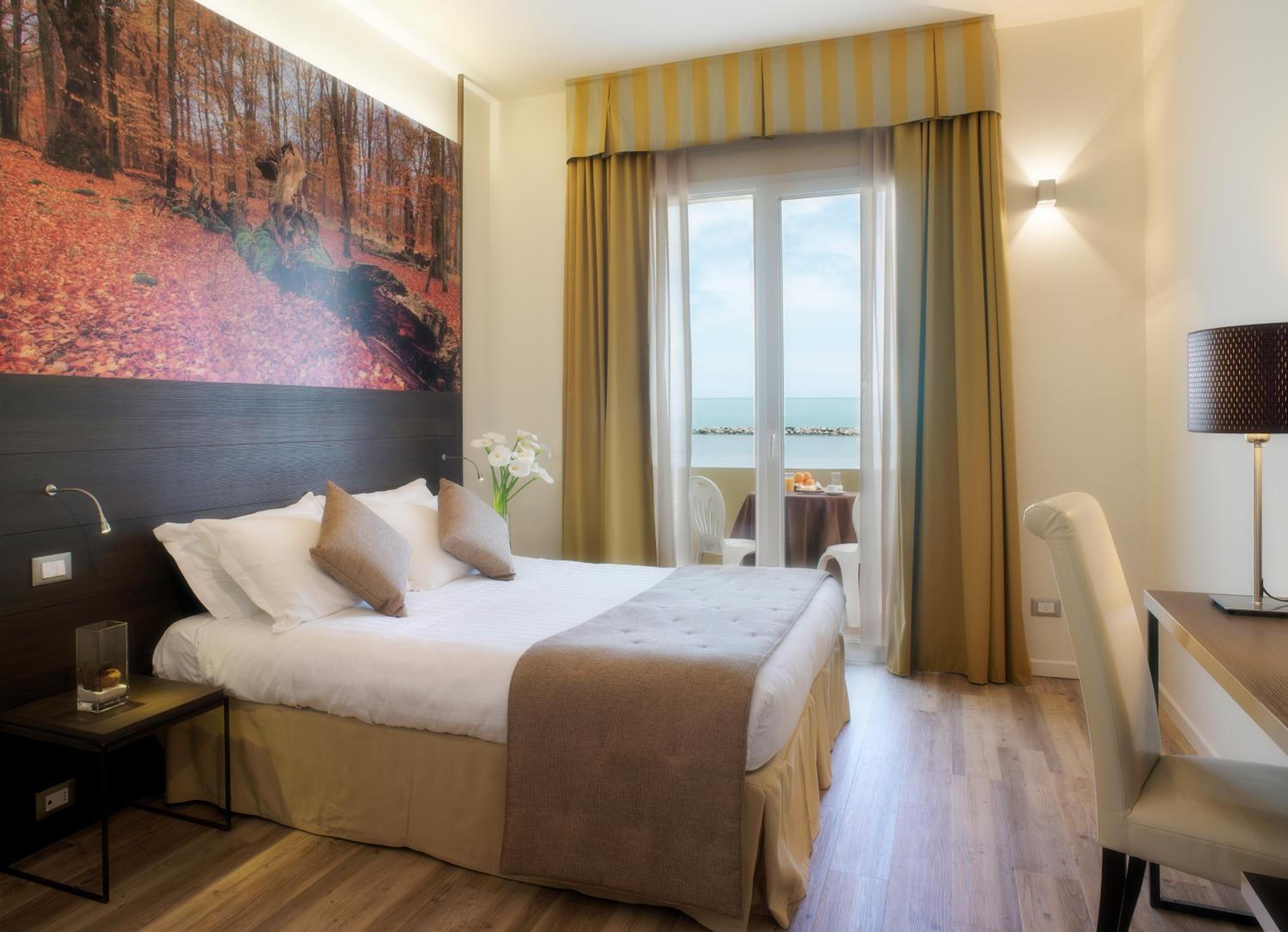 Superior Quadruple Room - Photo 11