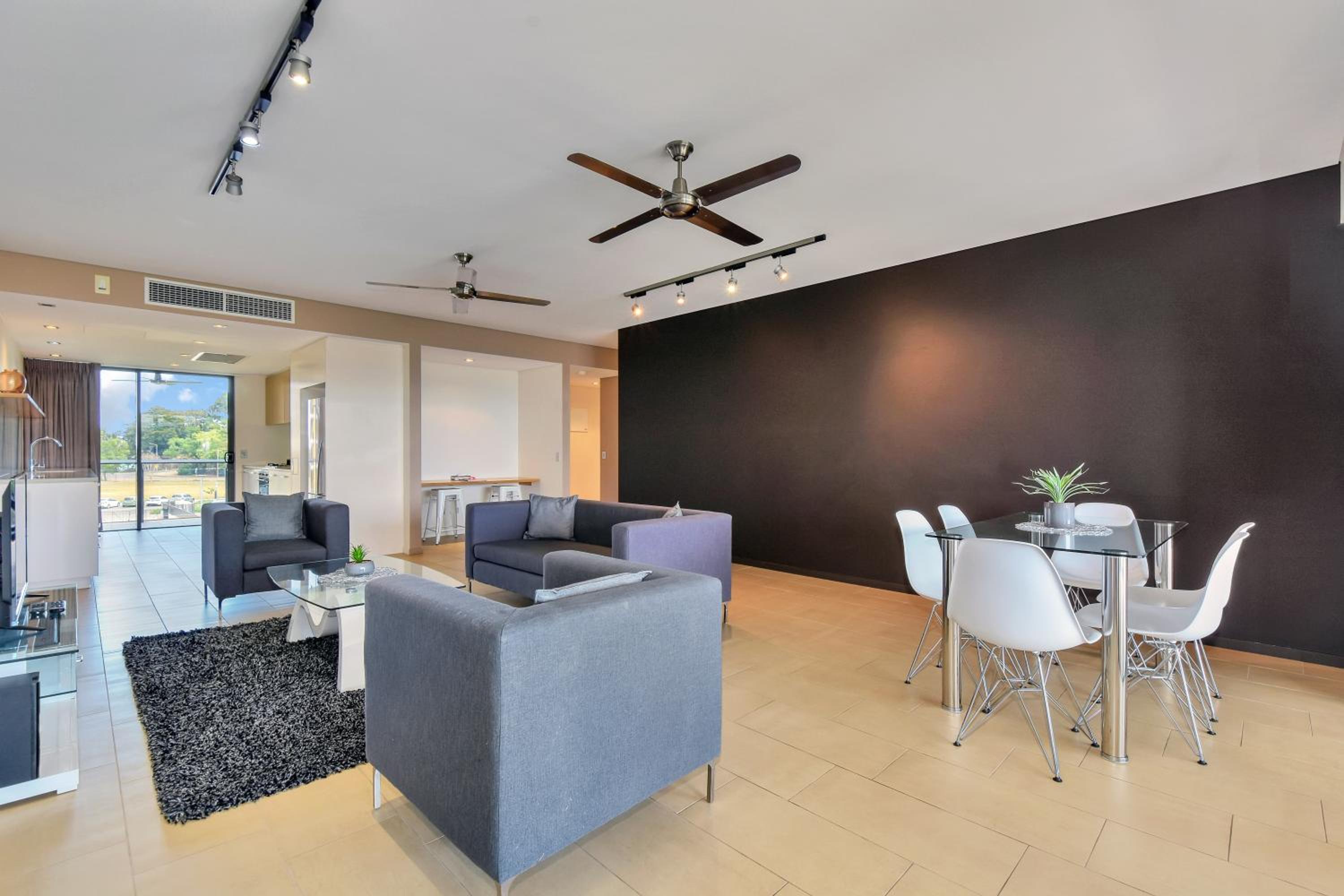 Three-Bedroom Apartment - Photo 11