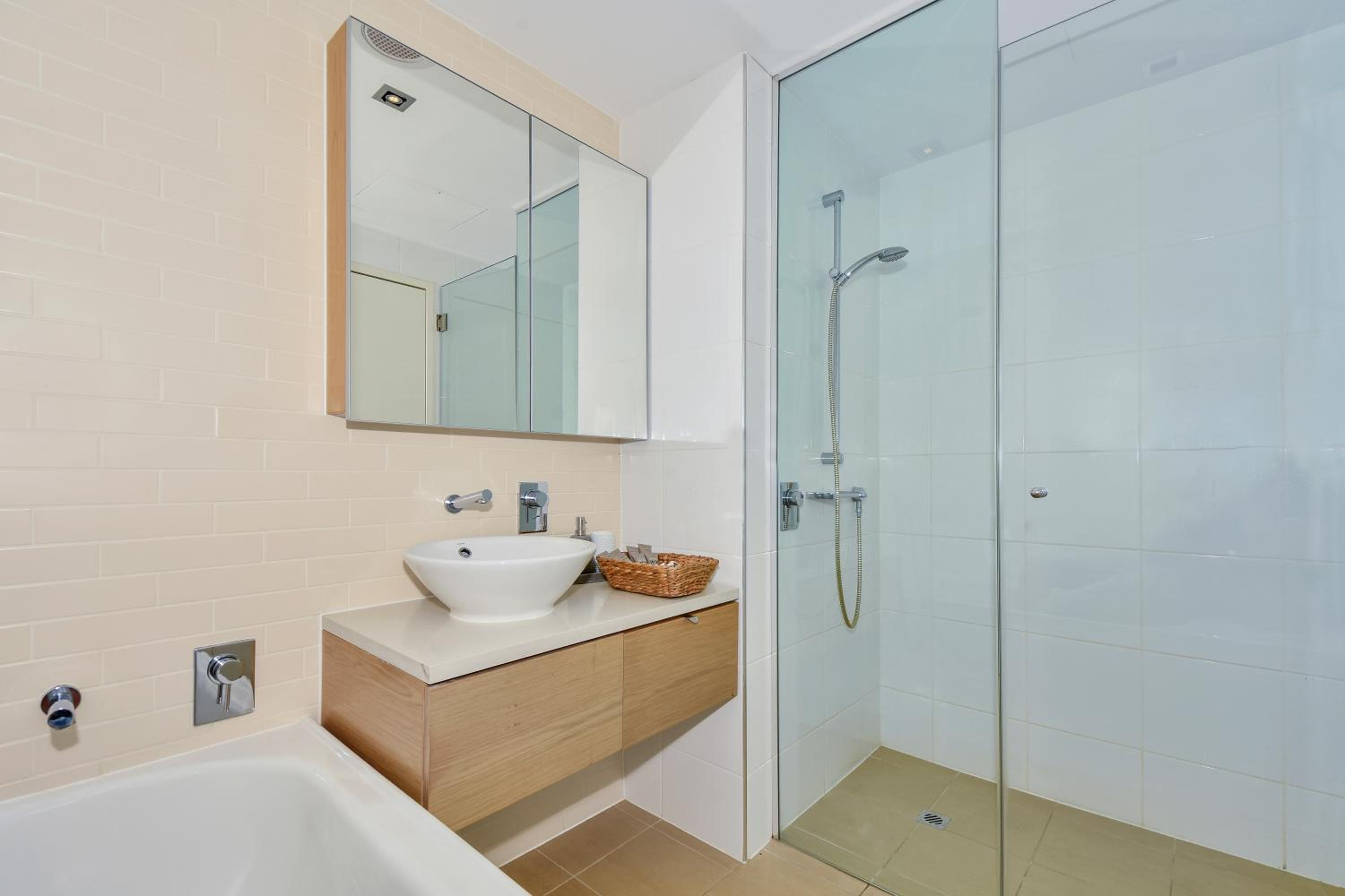 Three-Bedroom Apartment - Photo 9