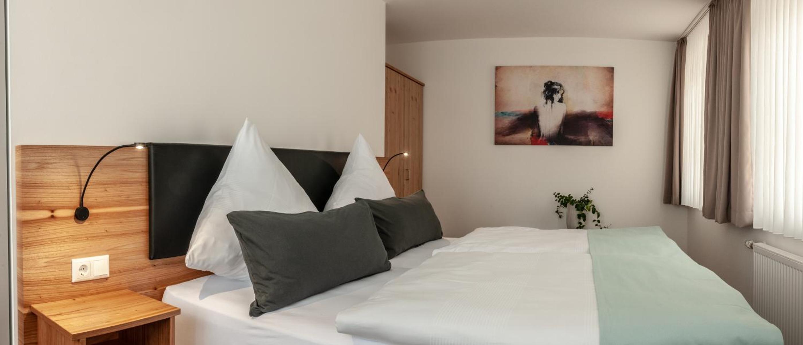 Double Room with Private Bathroom - Photo 2