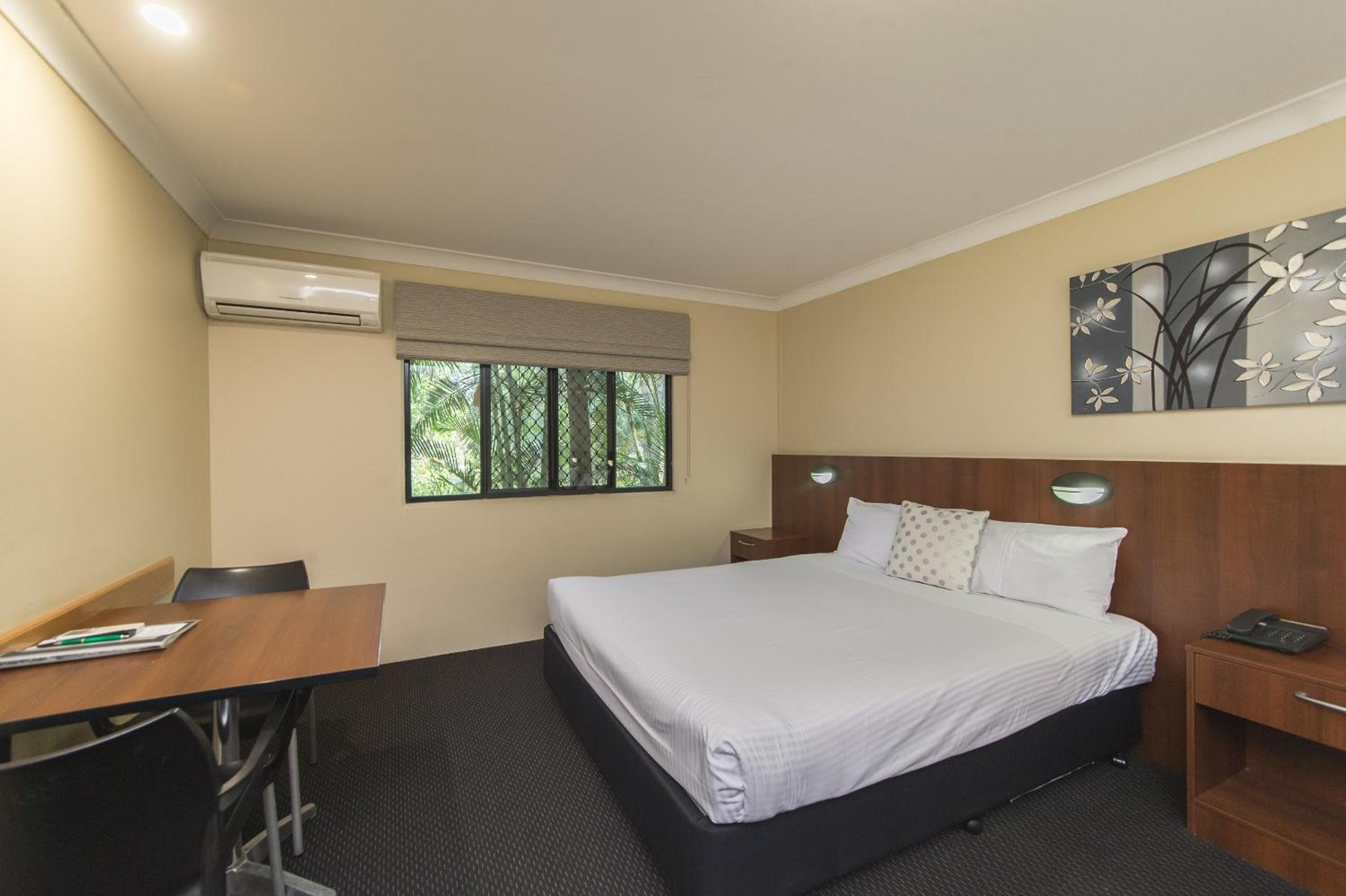 Family Room - Photo 4