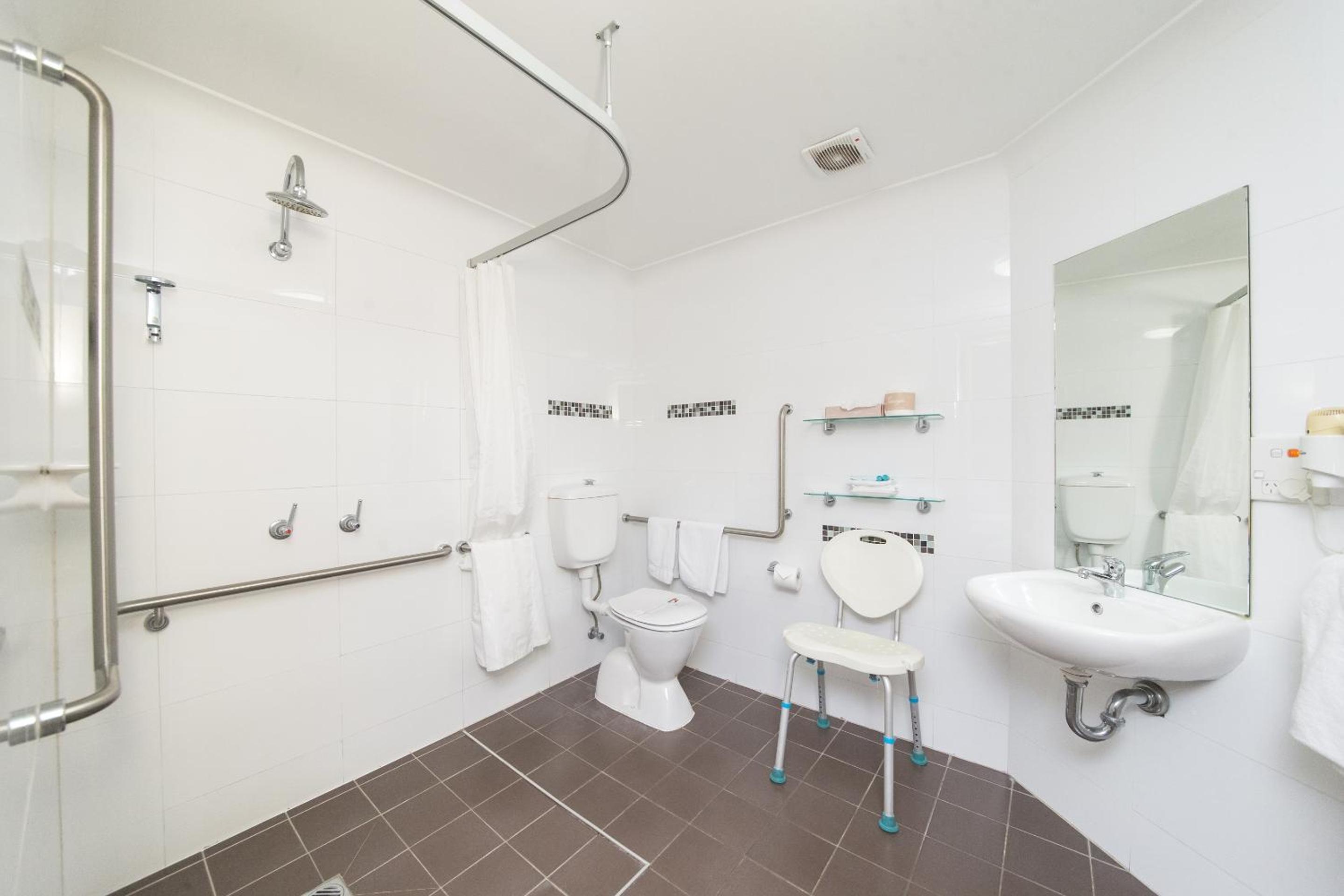 King Room - Disability Access photo 2