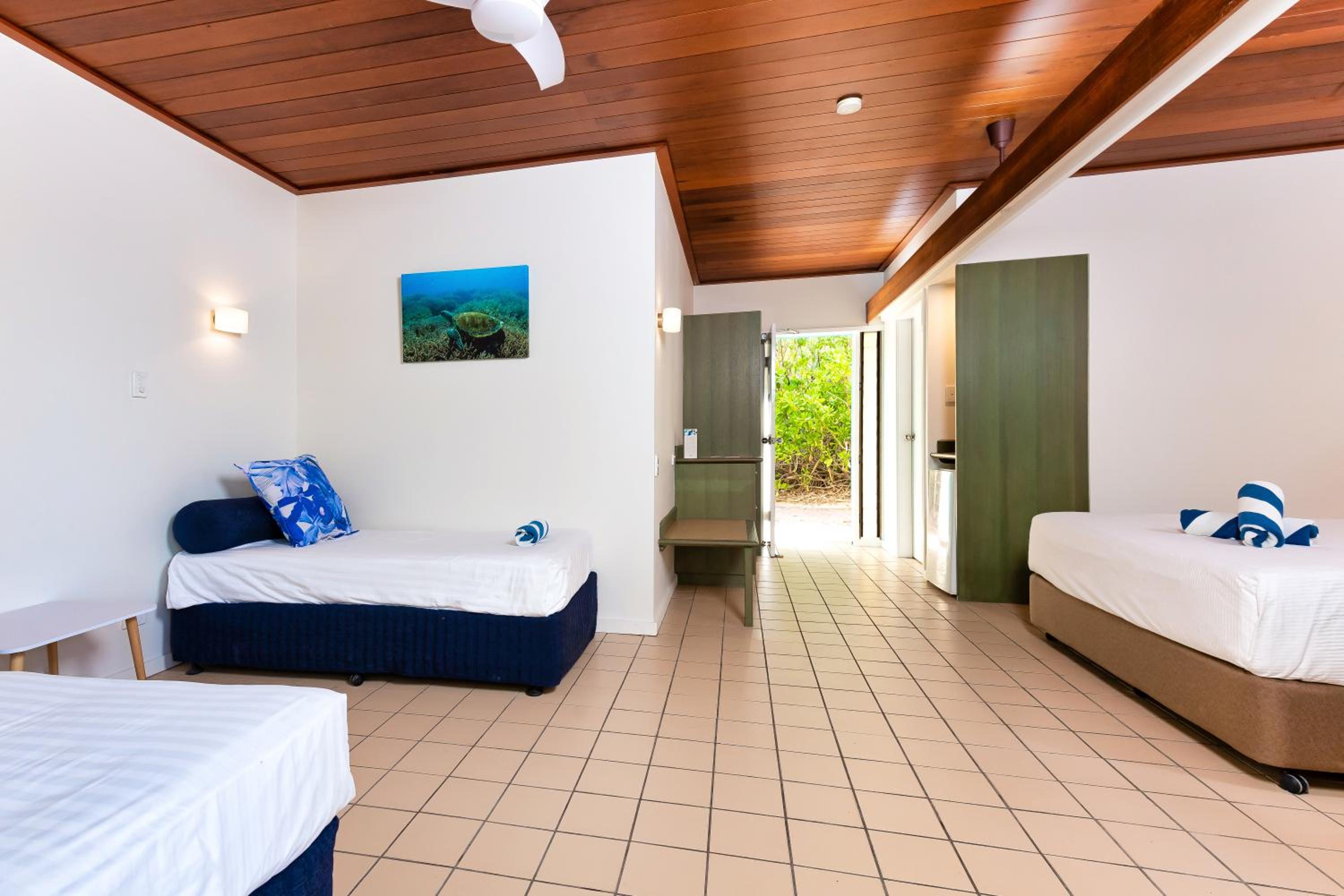 Reef Family Room - Photo 2