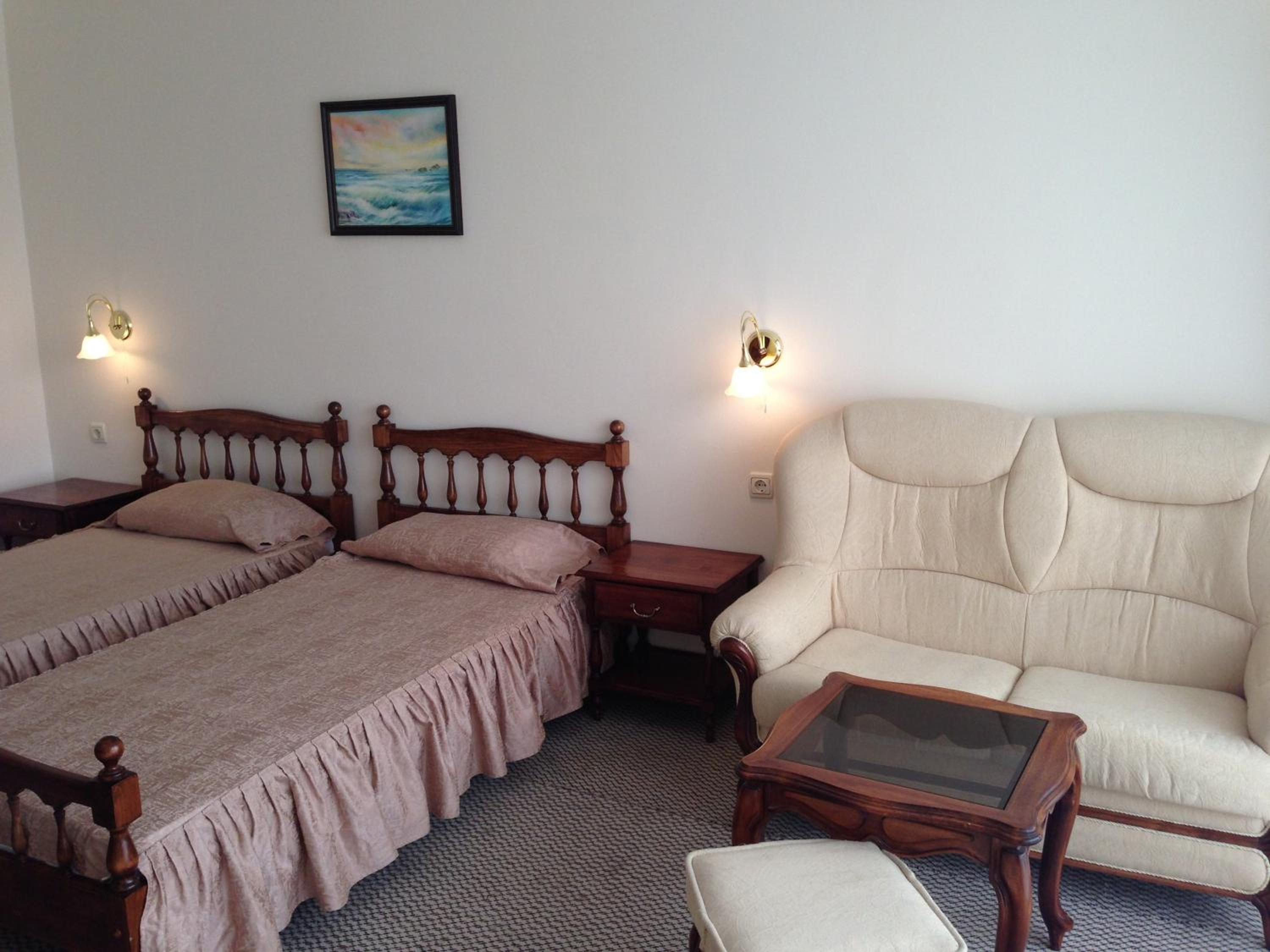 Double Or Twin Room With Extra Bed (3 Adults) thumbnail 5
