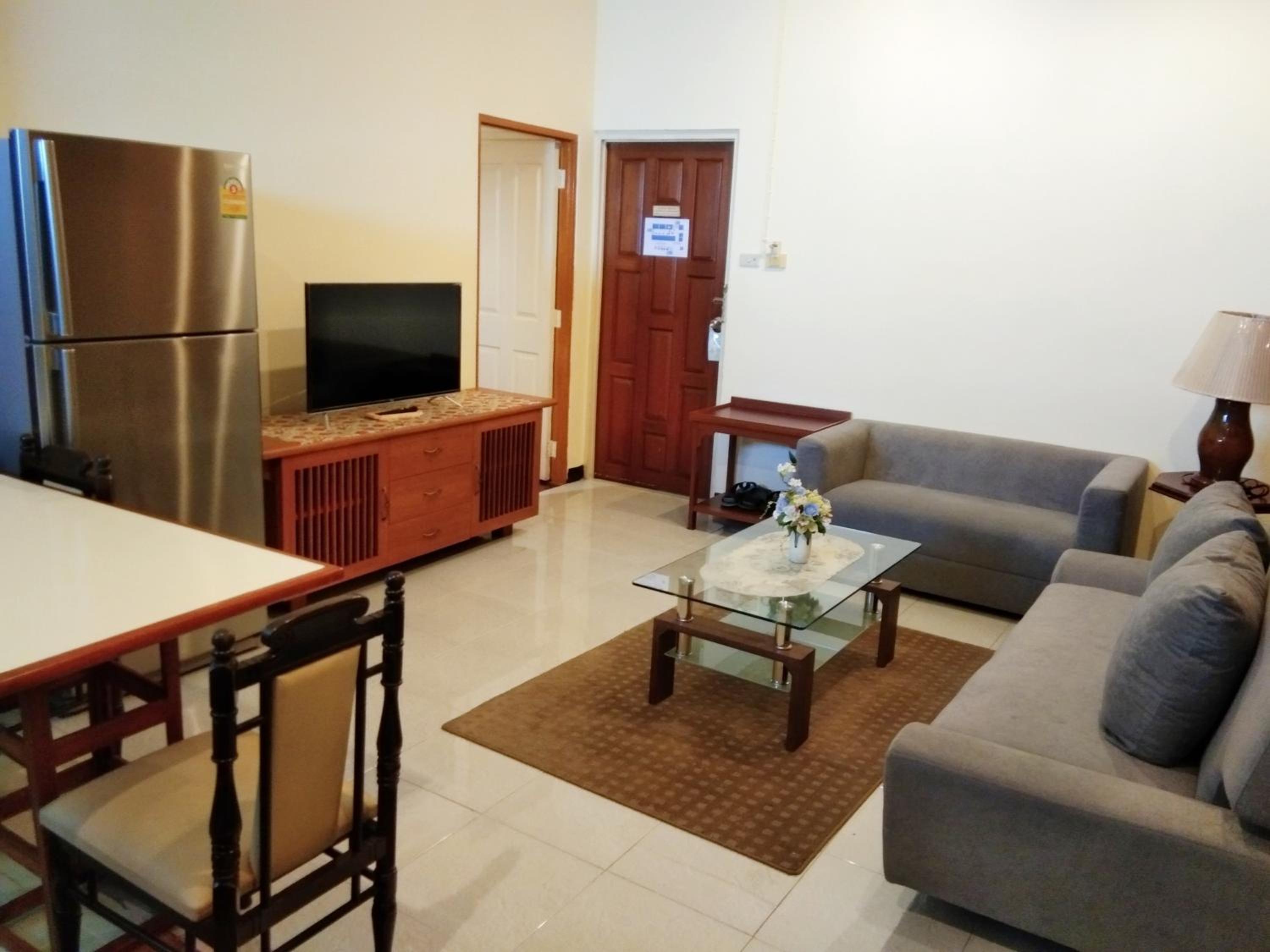 Grand Family Room - Photo 1