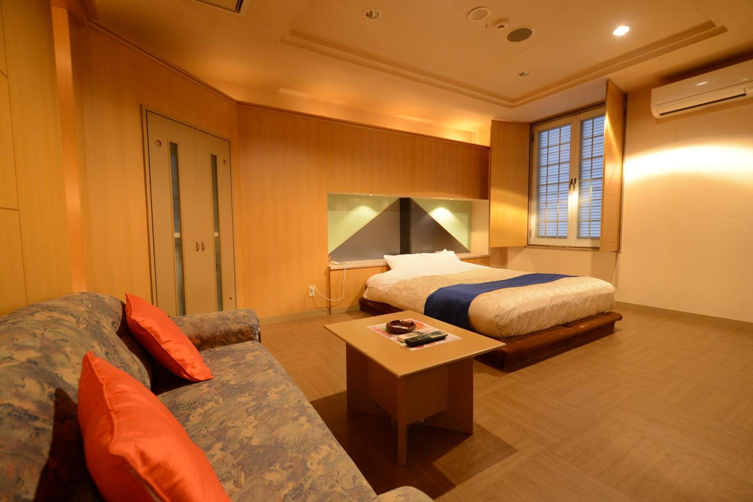 Double Room with Private Bathroom - Smoking