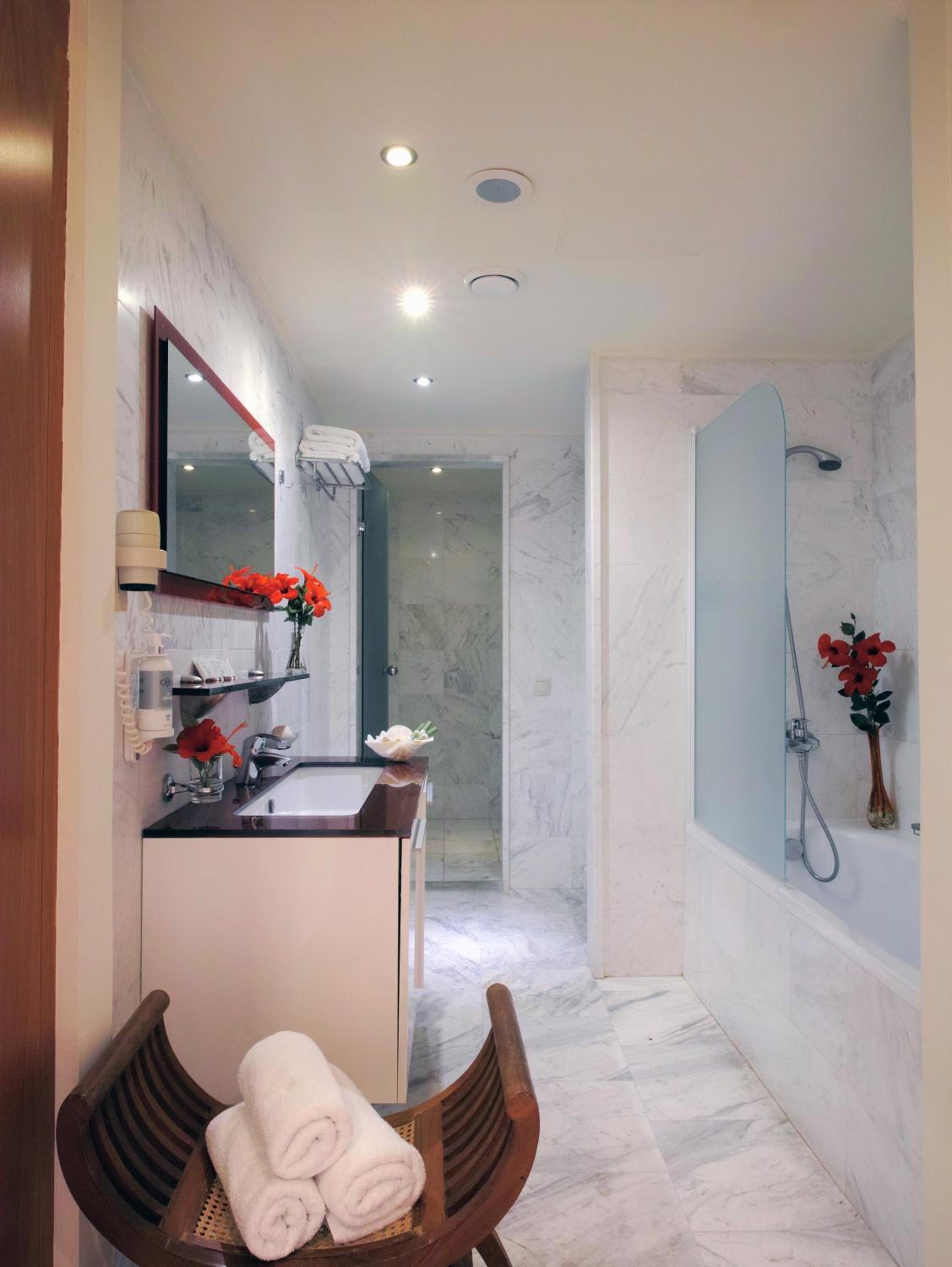 Family Room Open Plan - Photo 3