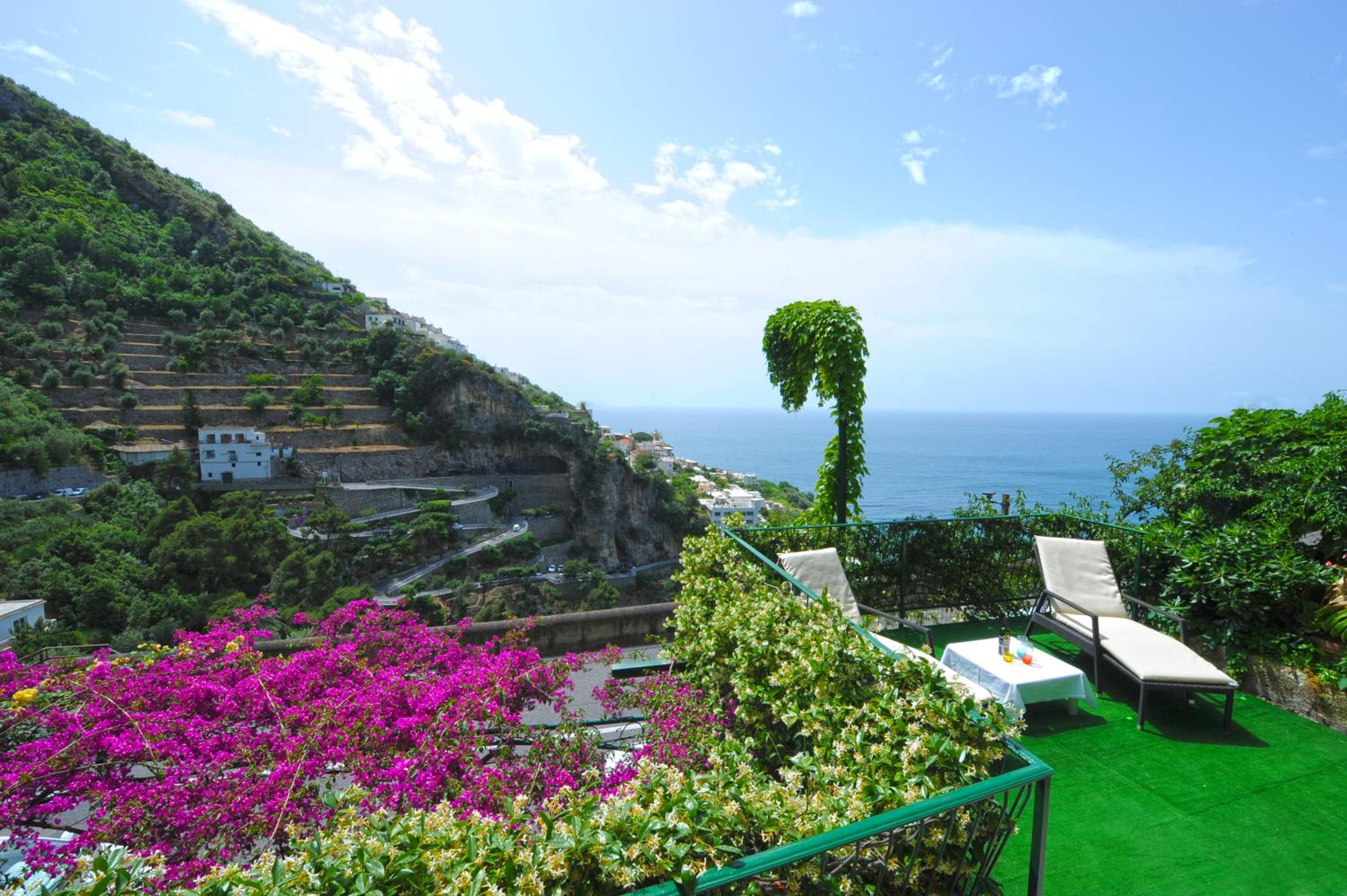 Deluxe Triple Room with Sea View - Photo 5