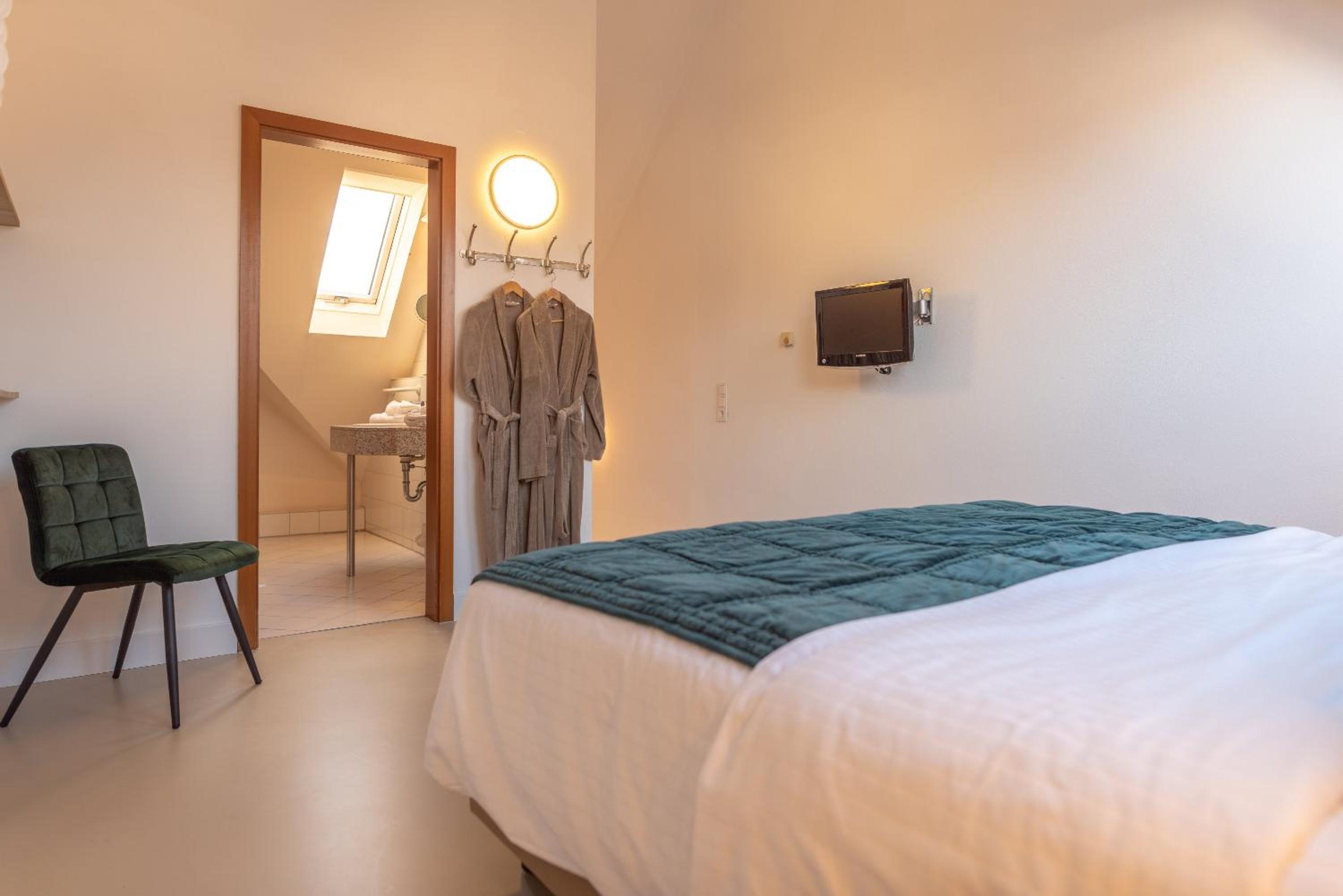 Deluxe Triple Room photo 2