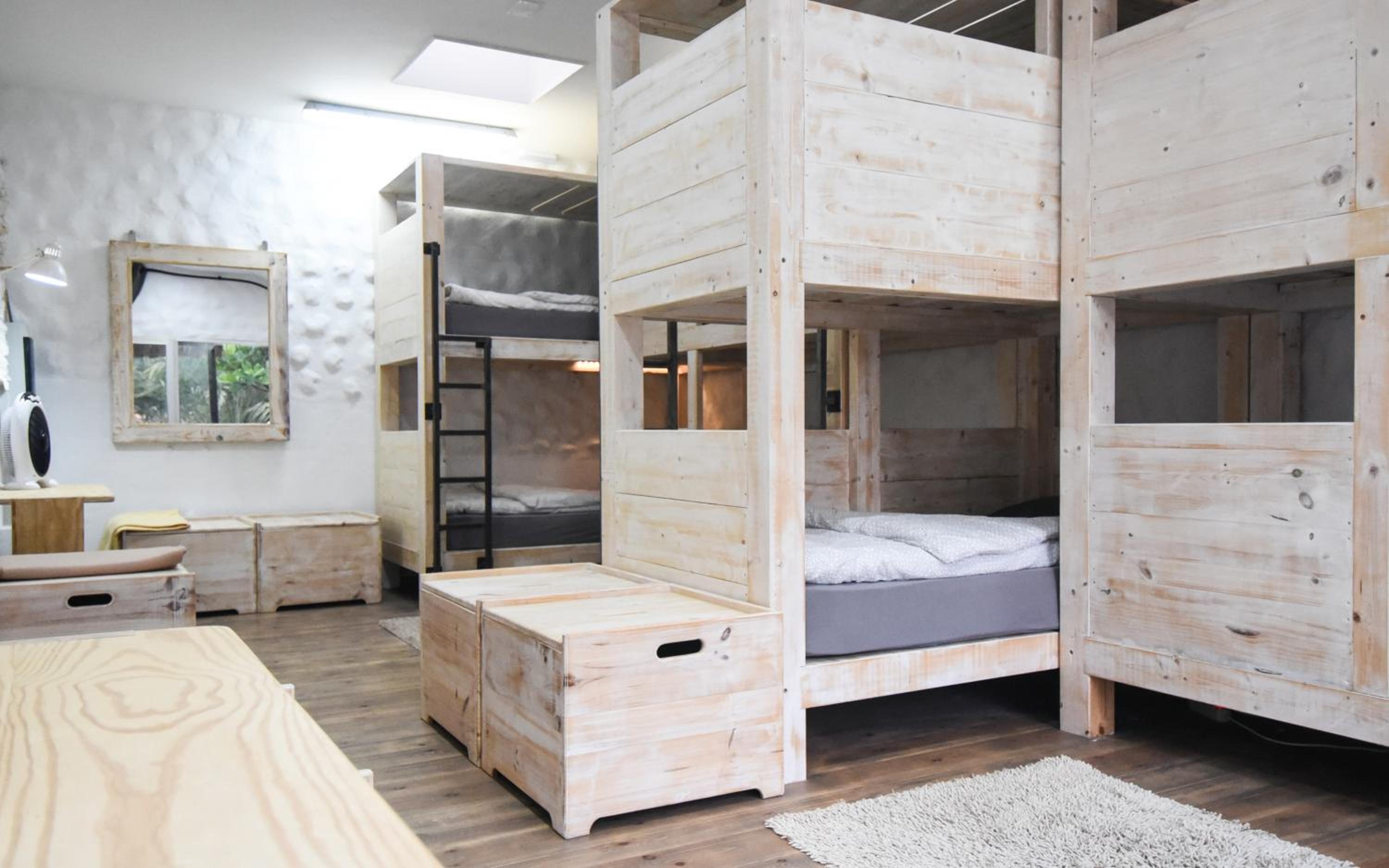 Cama en Habitación Compartida Mixta de 8 Camas