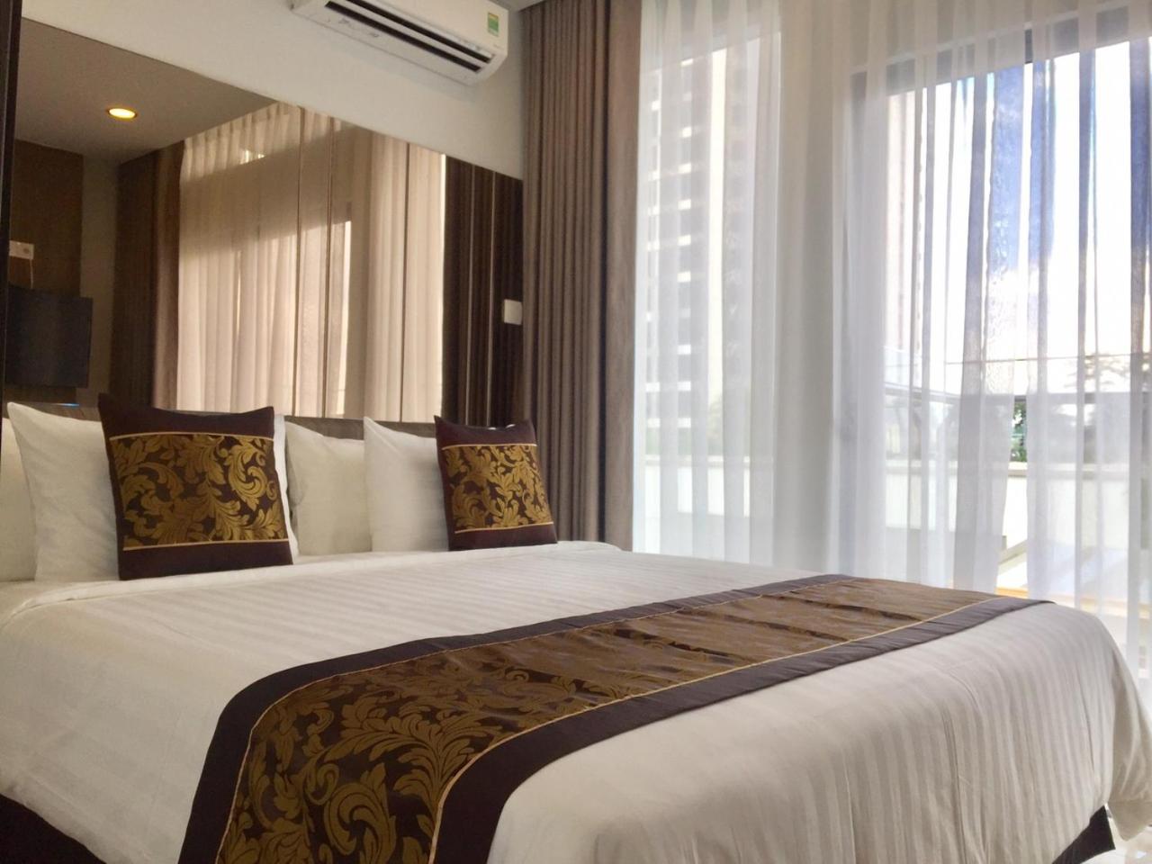 Superior Family Suites with Balcony photo 2