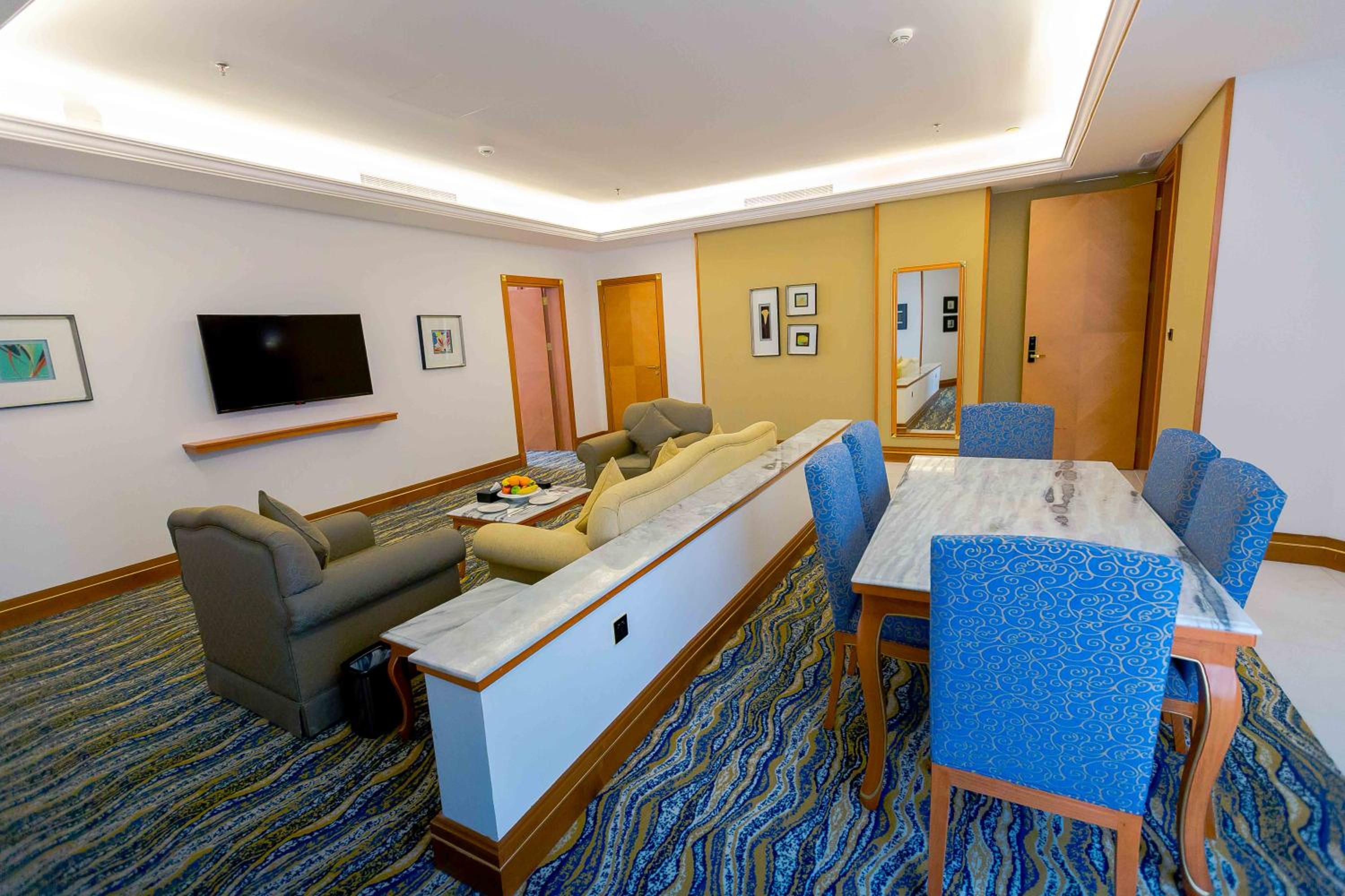 Luxurious Family Suite