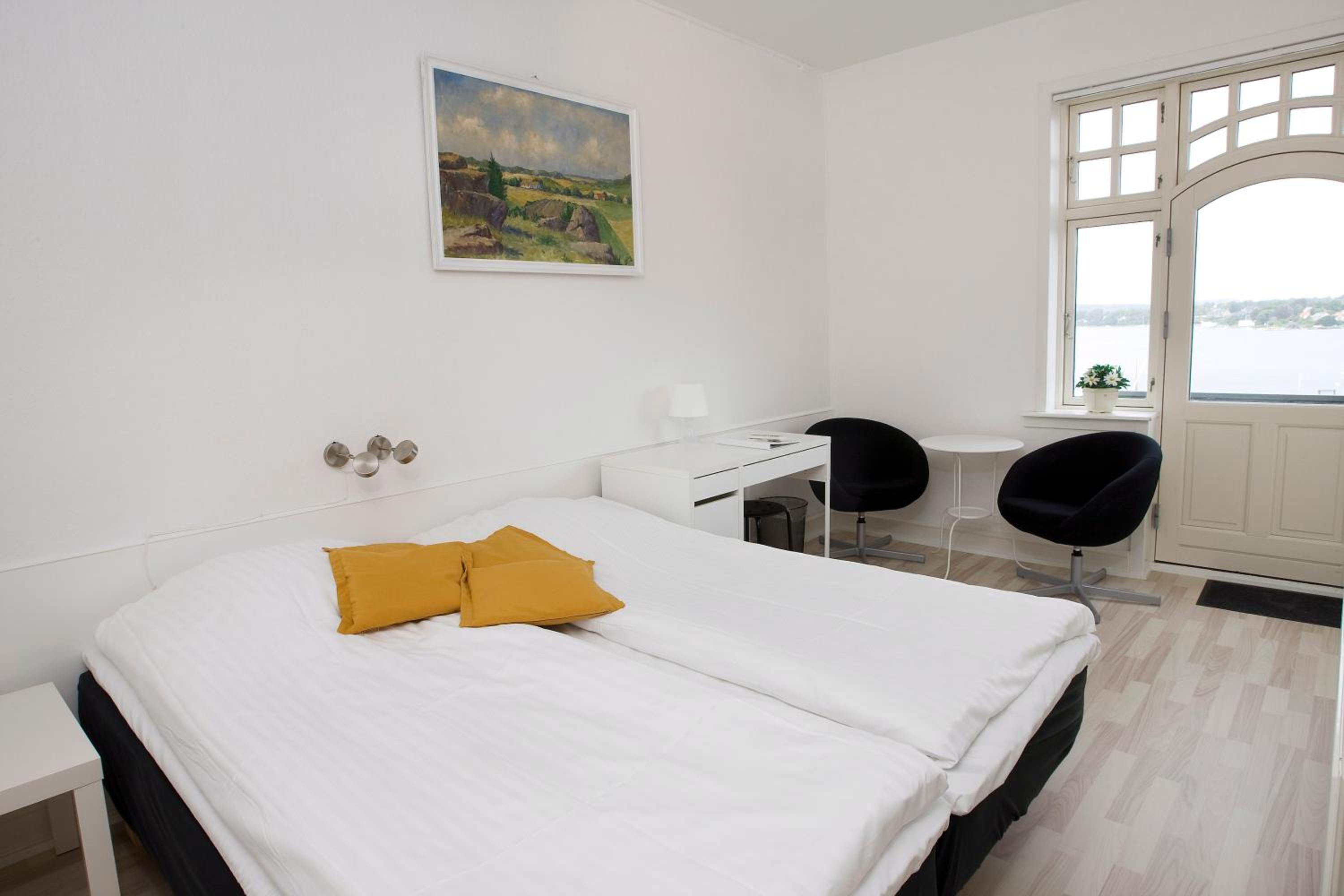 Double or Twin Room photo 2