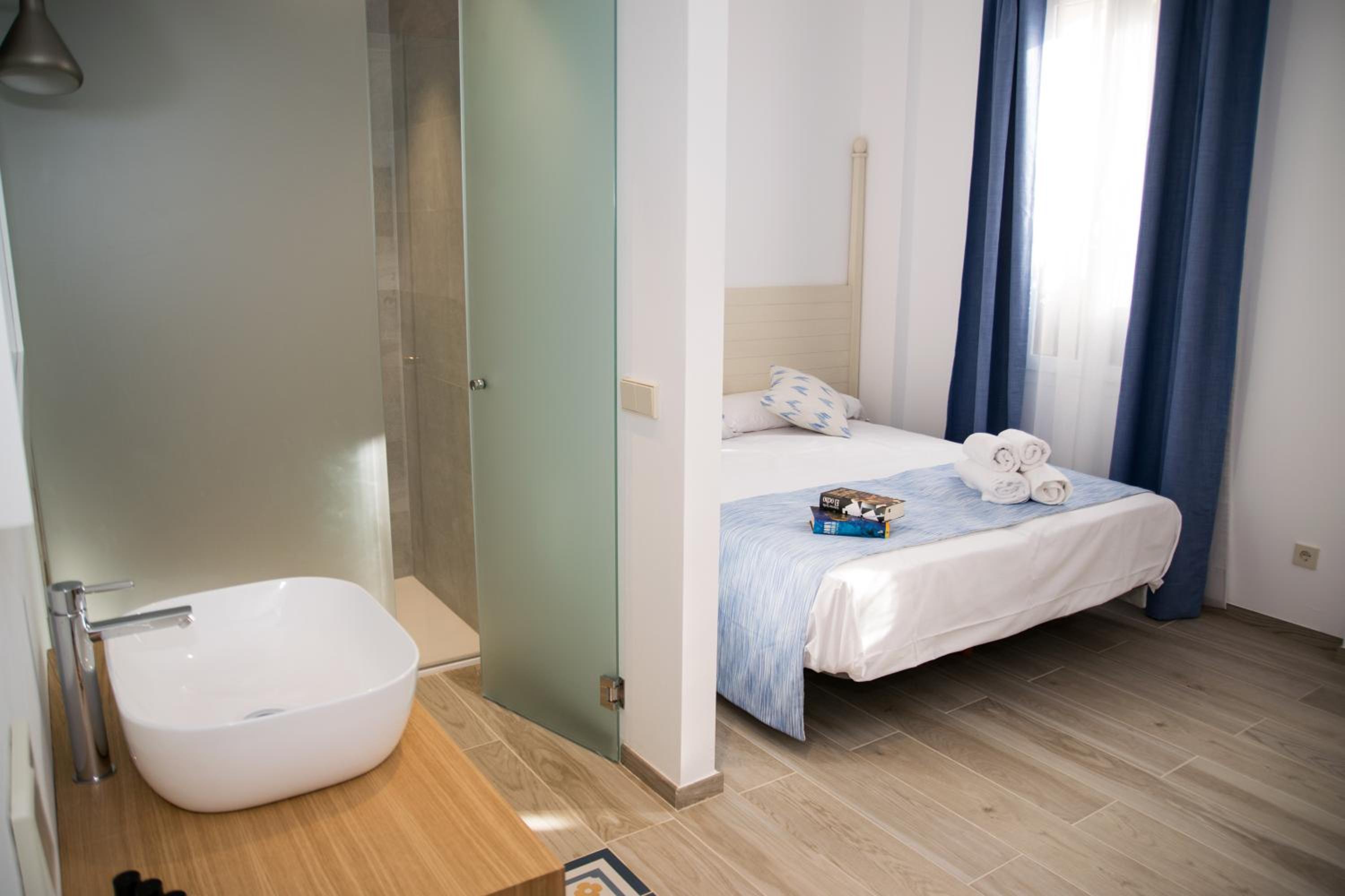 Double or Twin Room with Shower photo 2