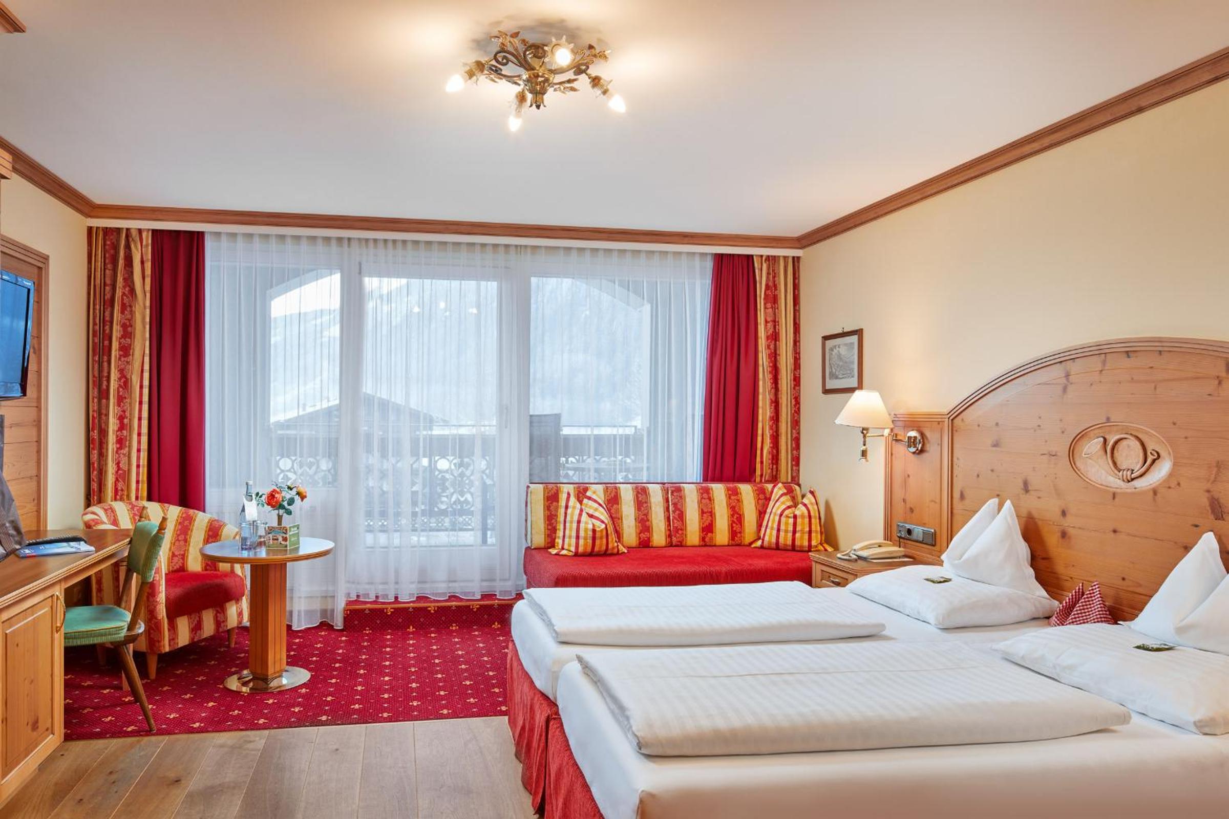 Junior Suite with Balcony - Photo 1