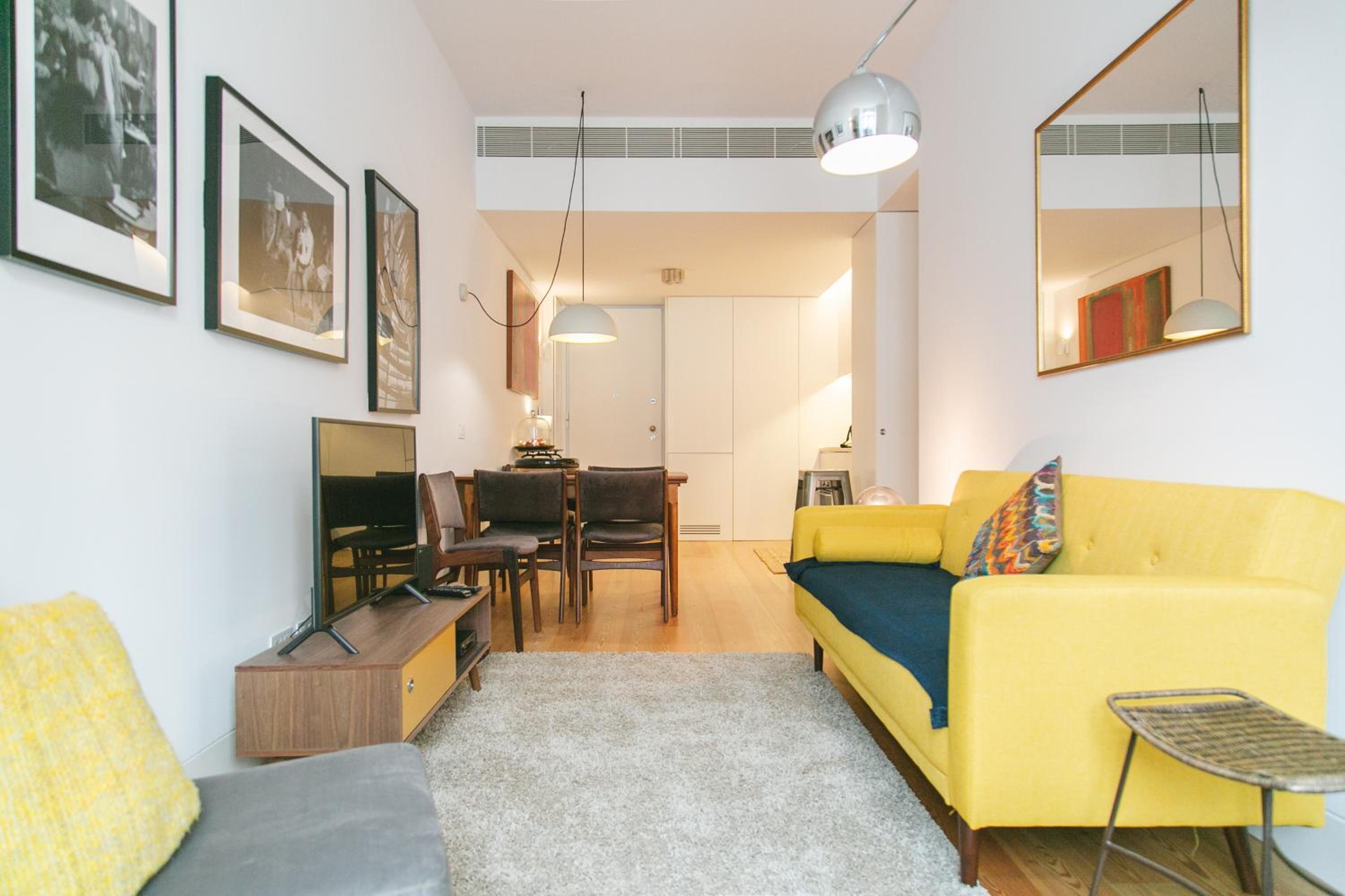 One-Bedroom Apartment photo 1