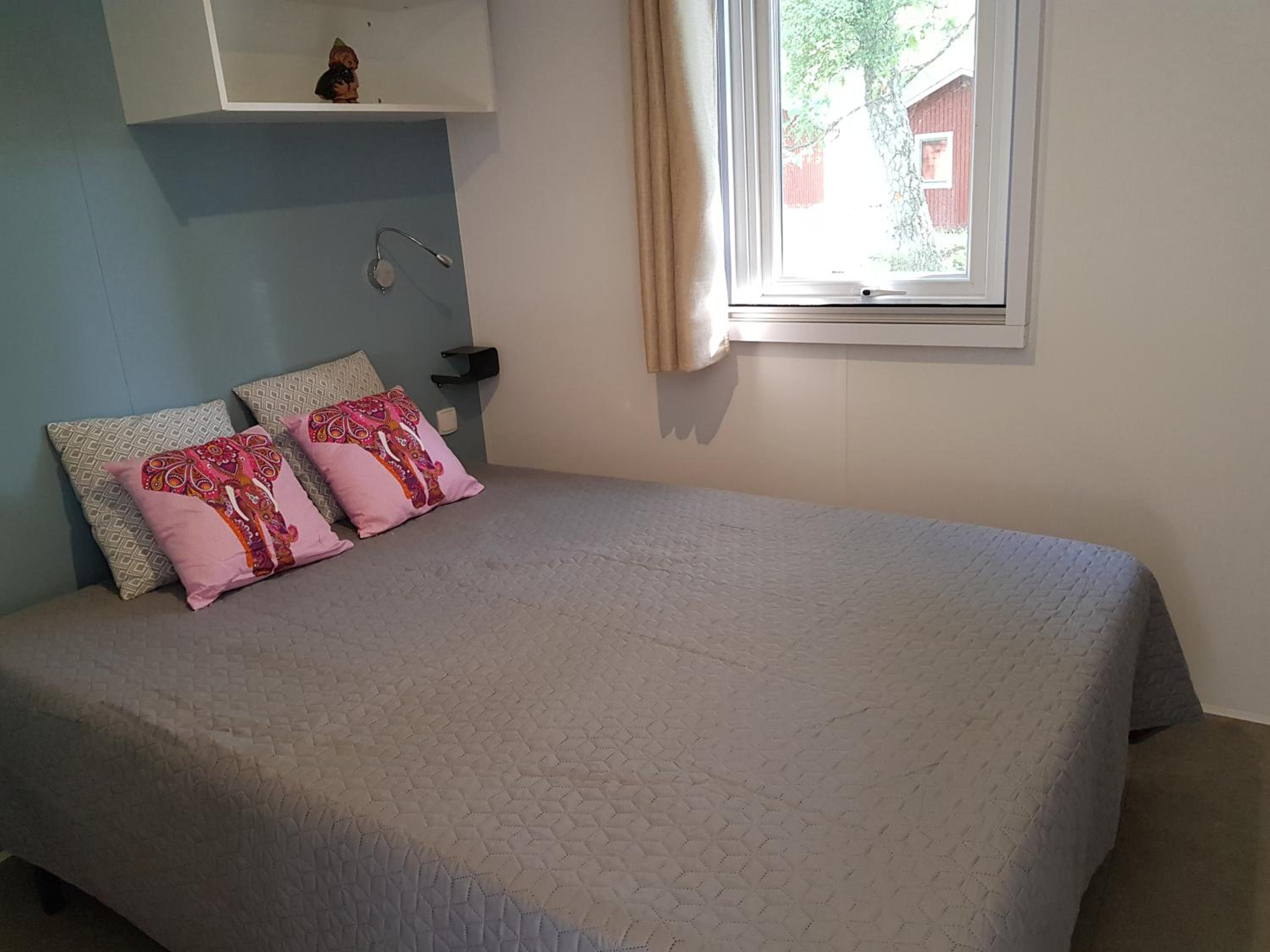 Mobile Home - Photo 7