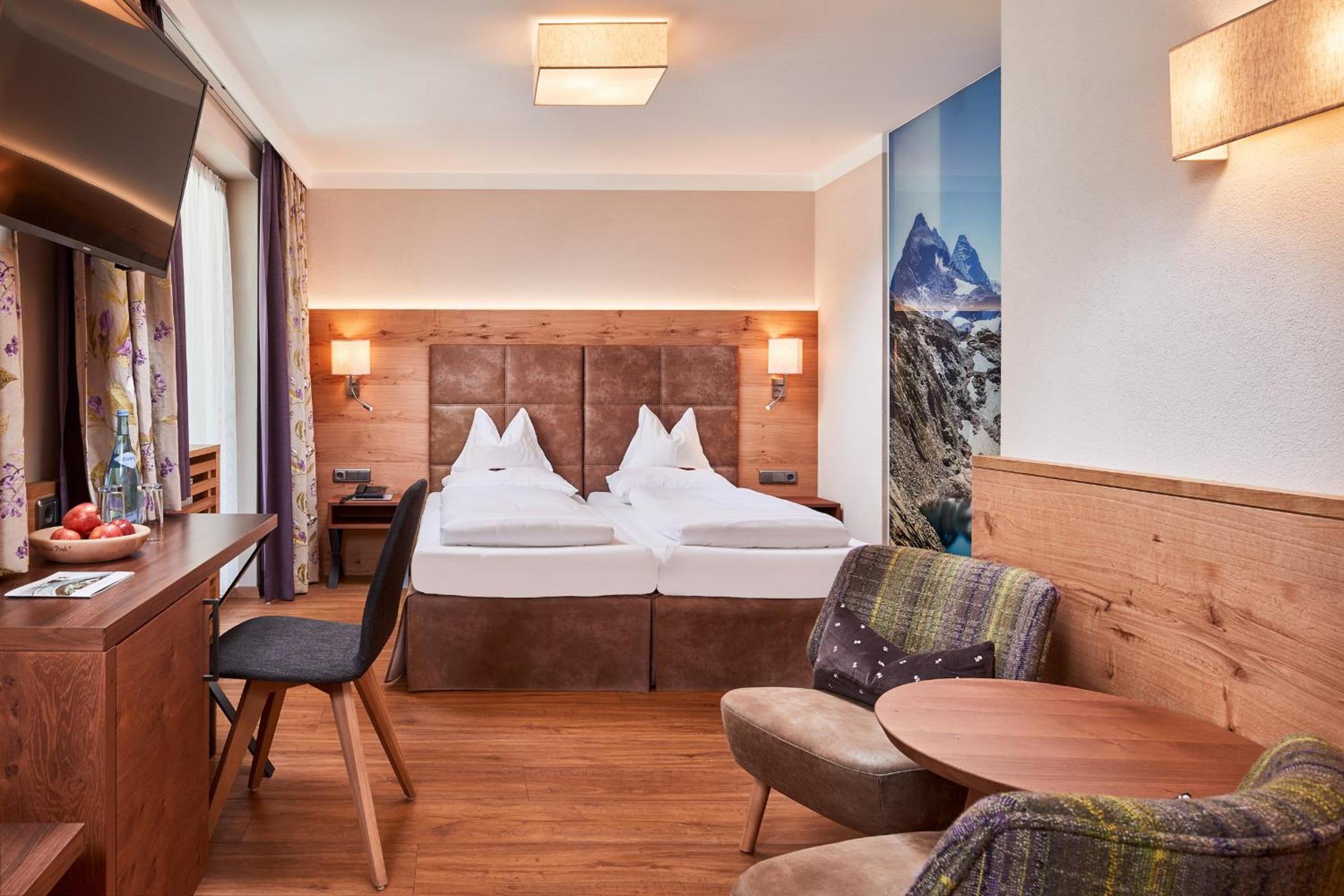 Junior Suite with Mountain View - Photo 1