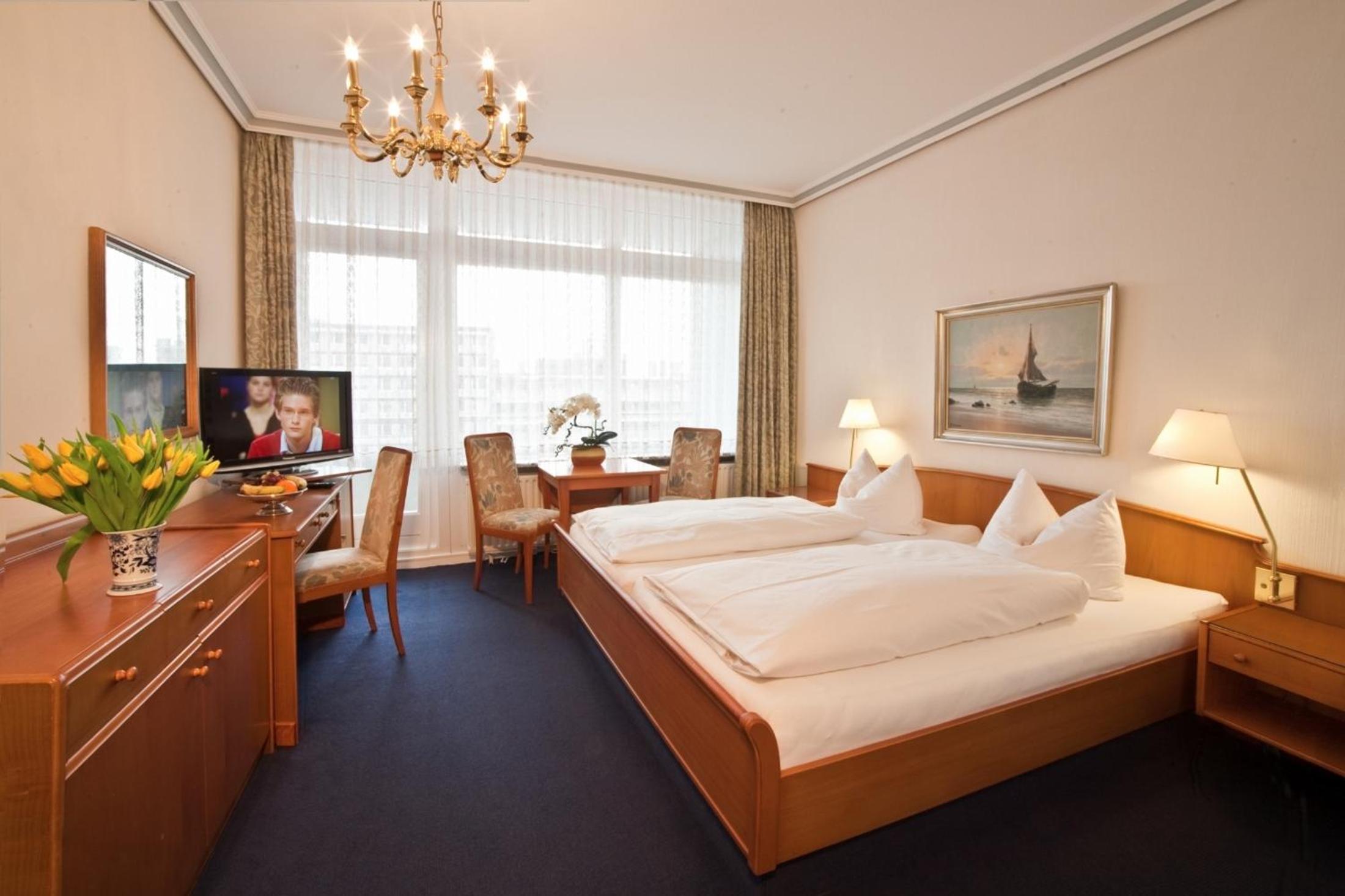 Double Room with Balcony and Land View
