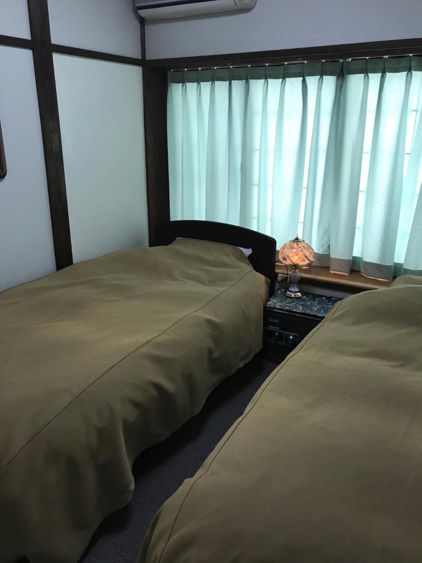 Economy Twin Room photo 1
