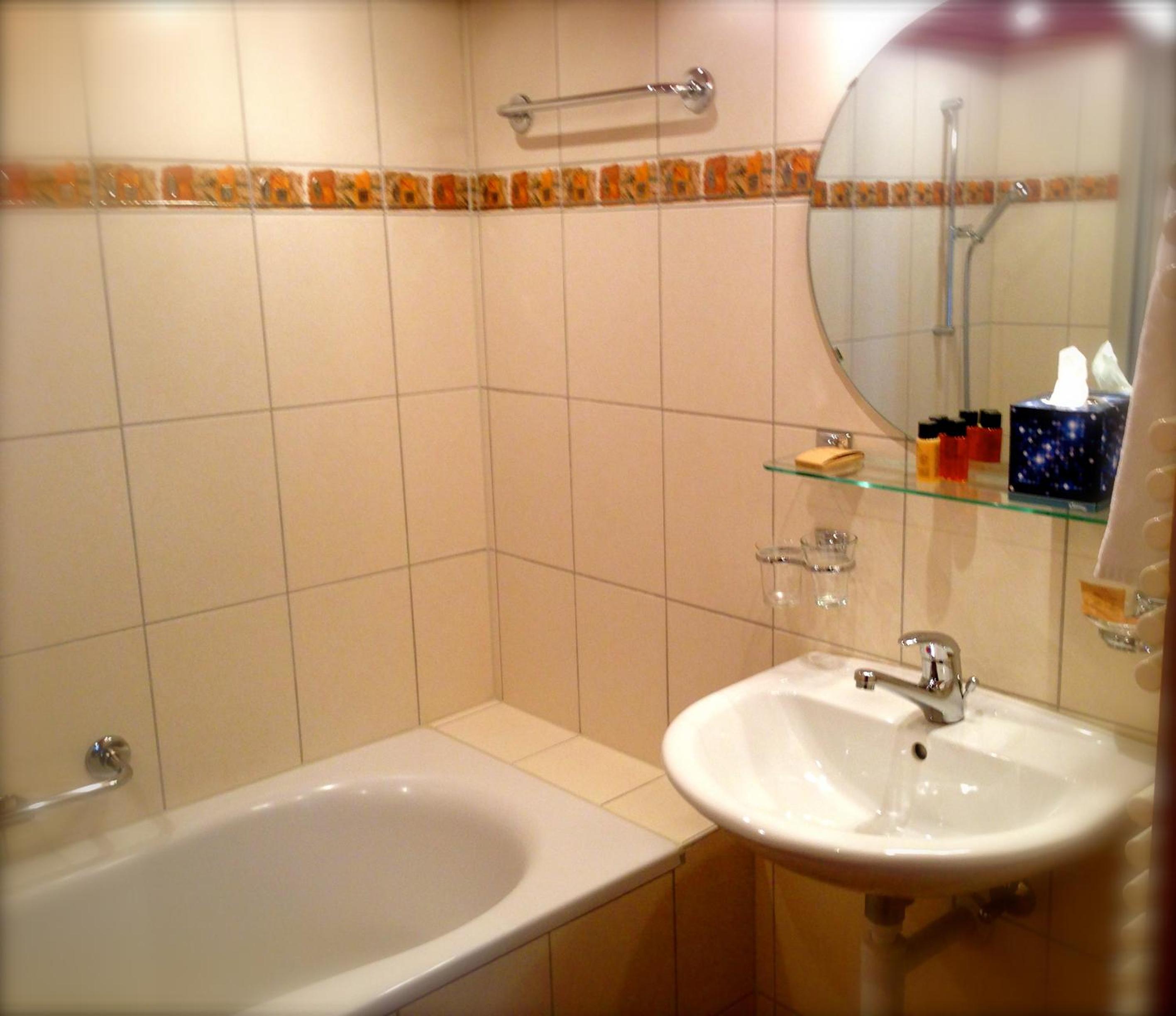 Twin Room with Balcony photo 2