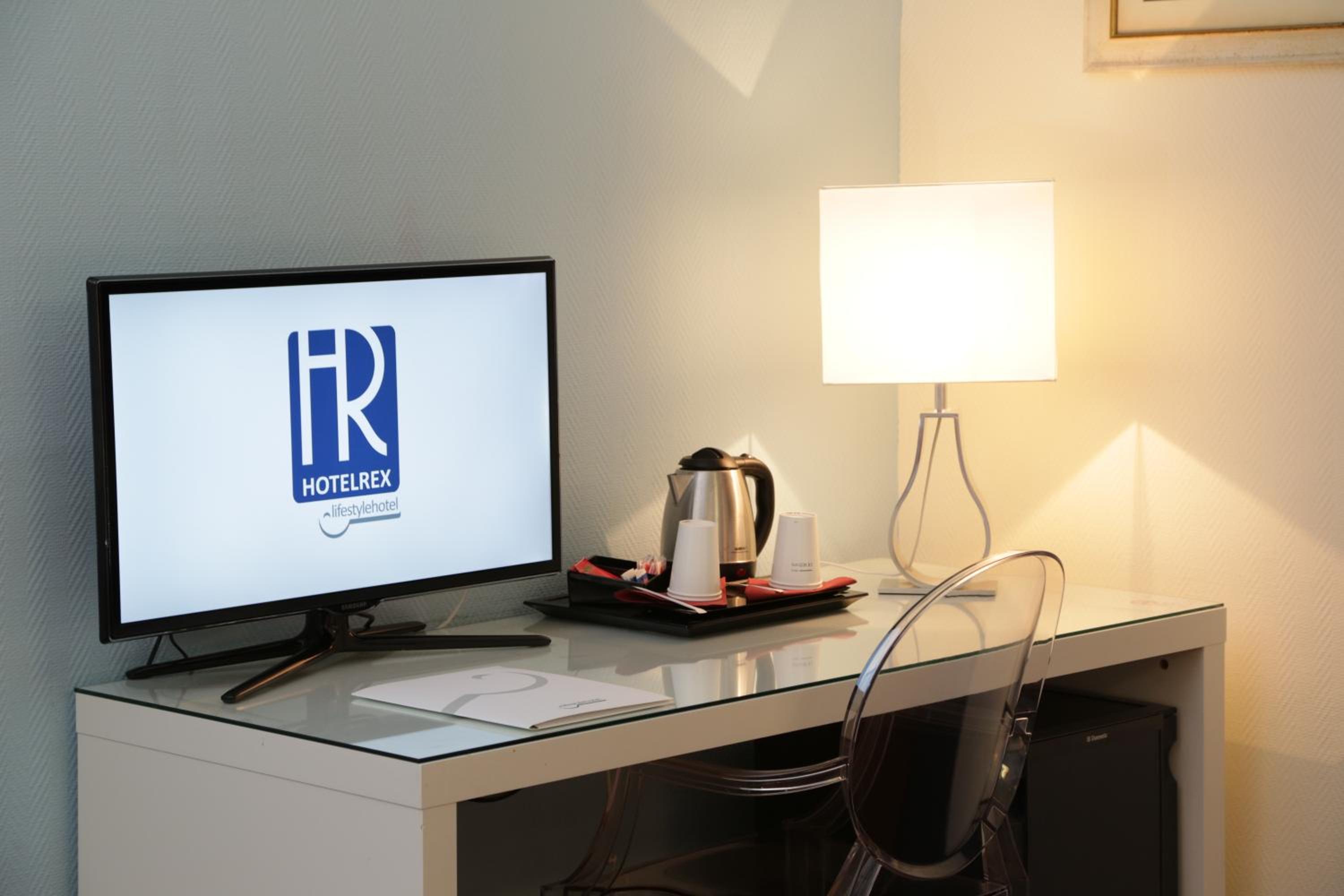 Double Room - Photo 7