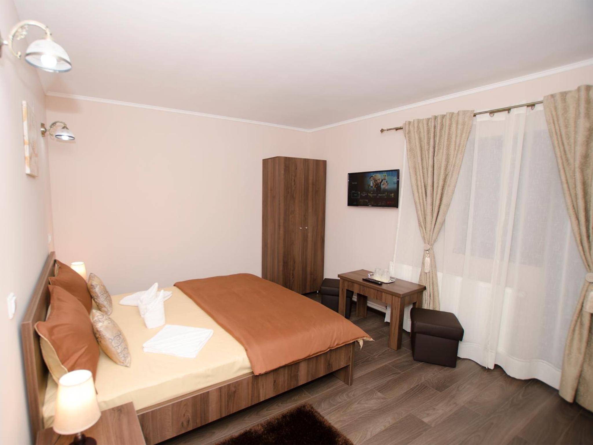 Double Room with Mountain View - Photo 12