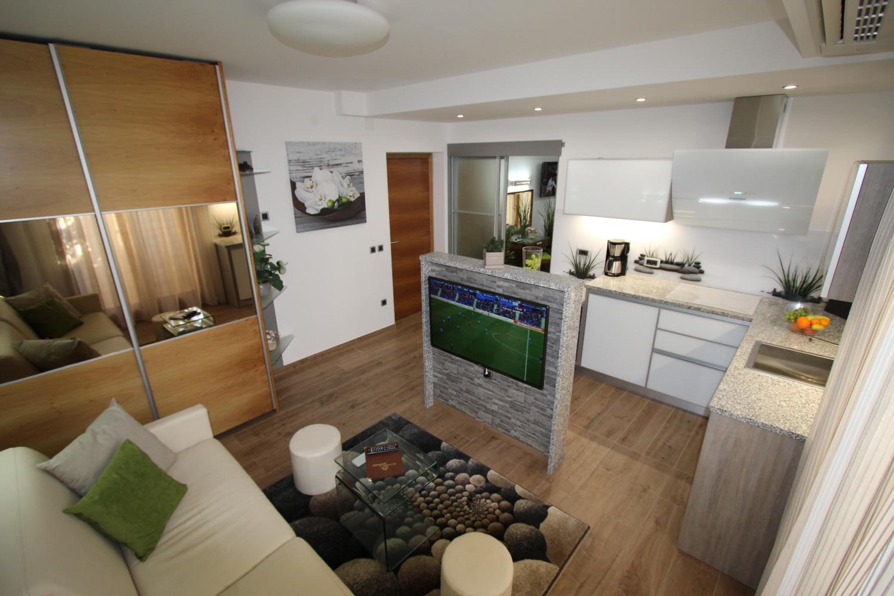 Apartment with Sea View photo 2