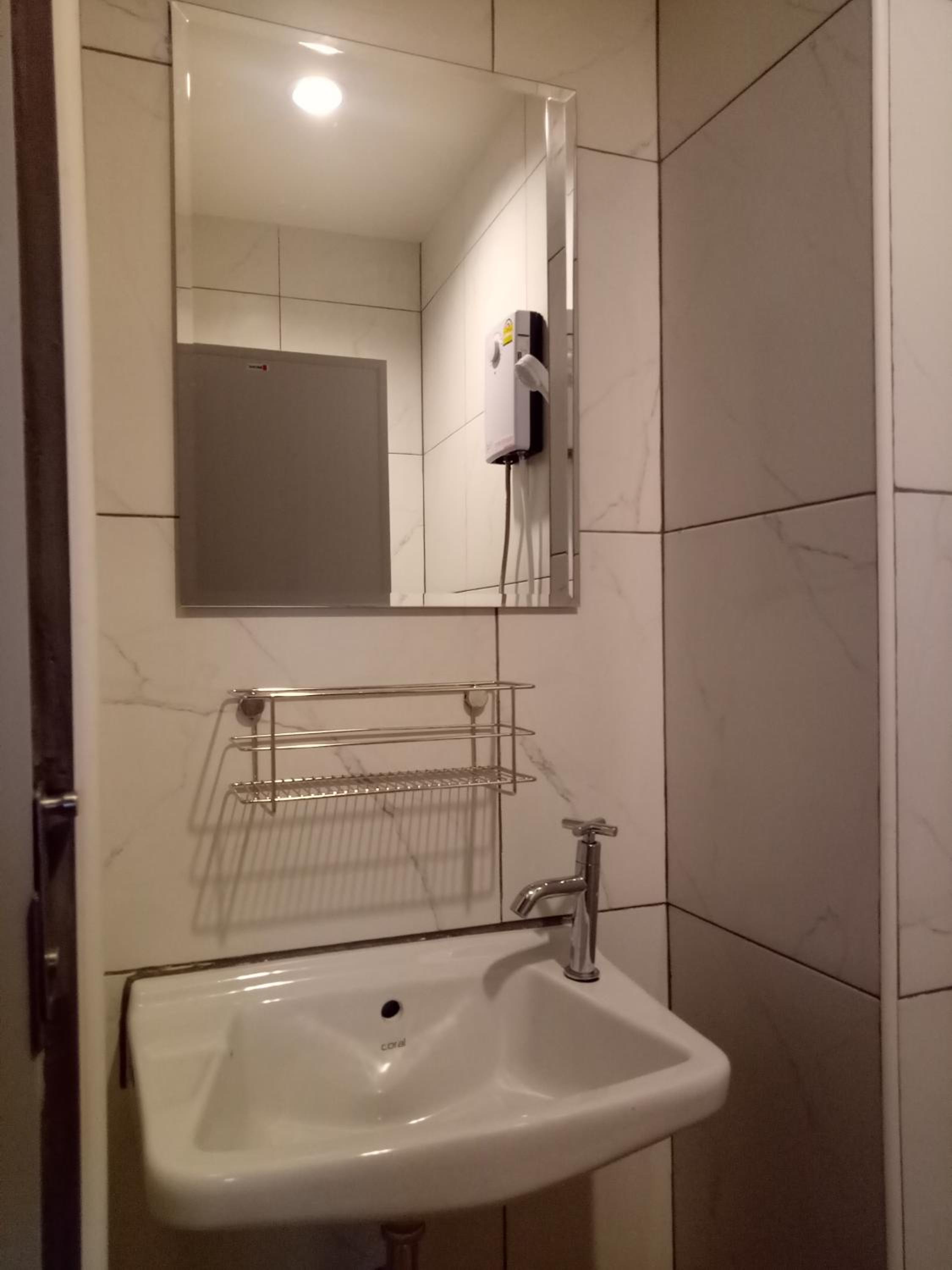 Family Room with Private Bathroom photo 3