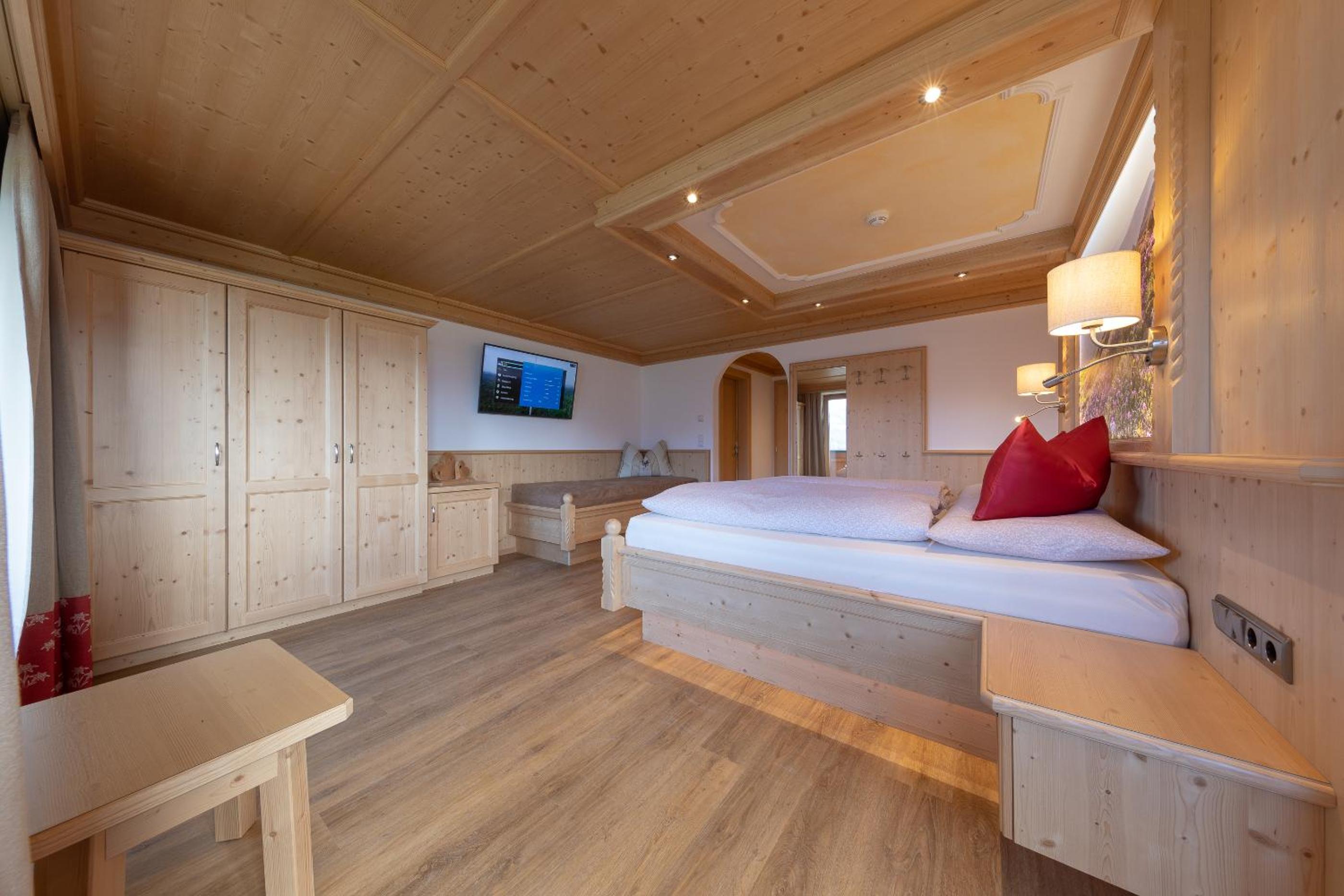 Triple Room with Balcony - Photo 2