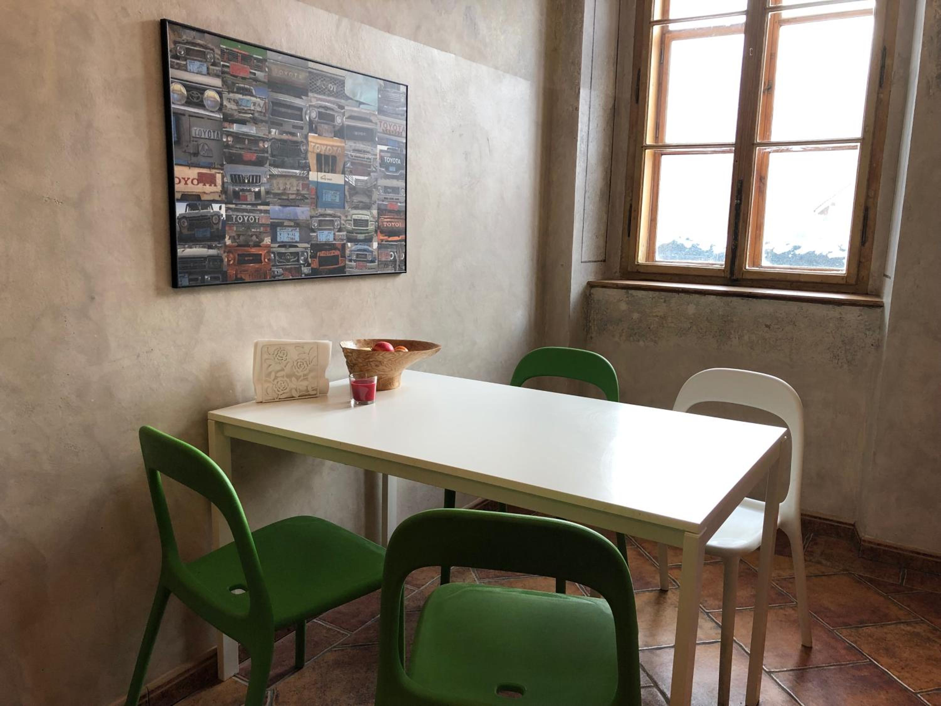 One-Bedroom Apartment photo 3