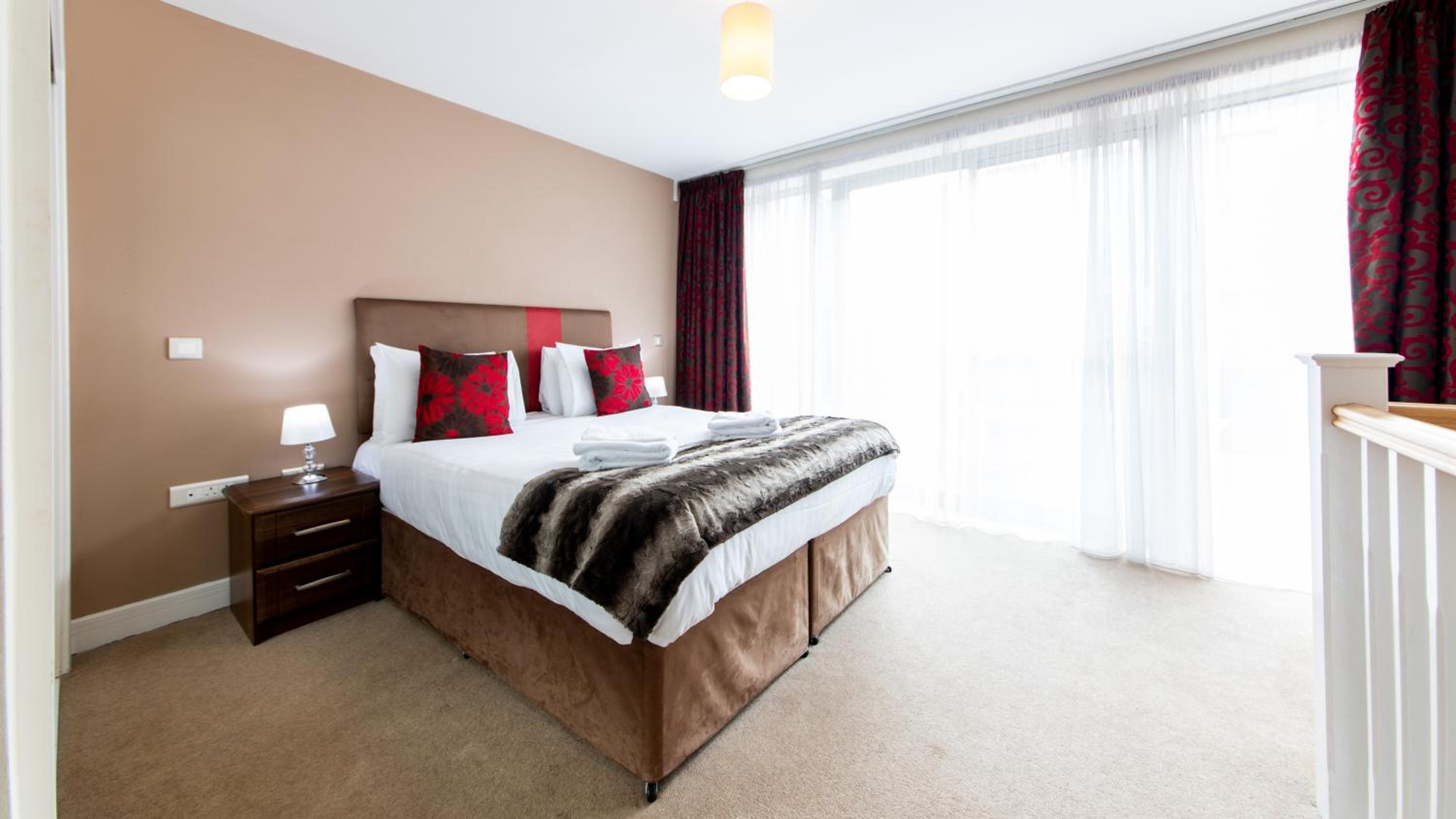 One-Bedroom Suite - Photo 9