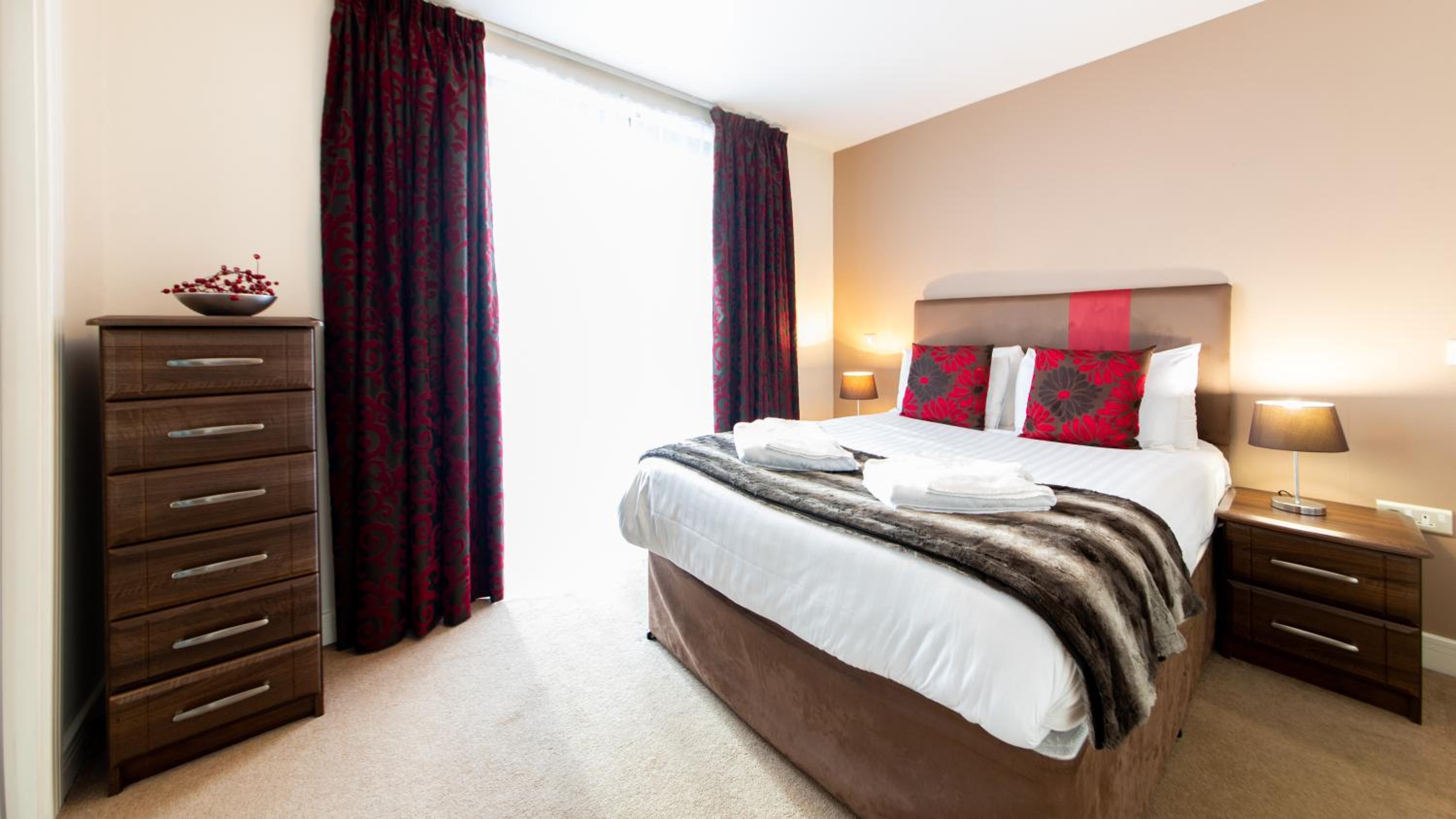 One-Bedroom Suite - Photo 11