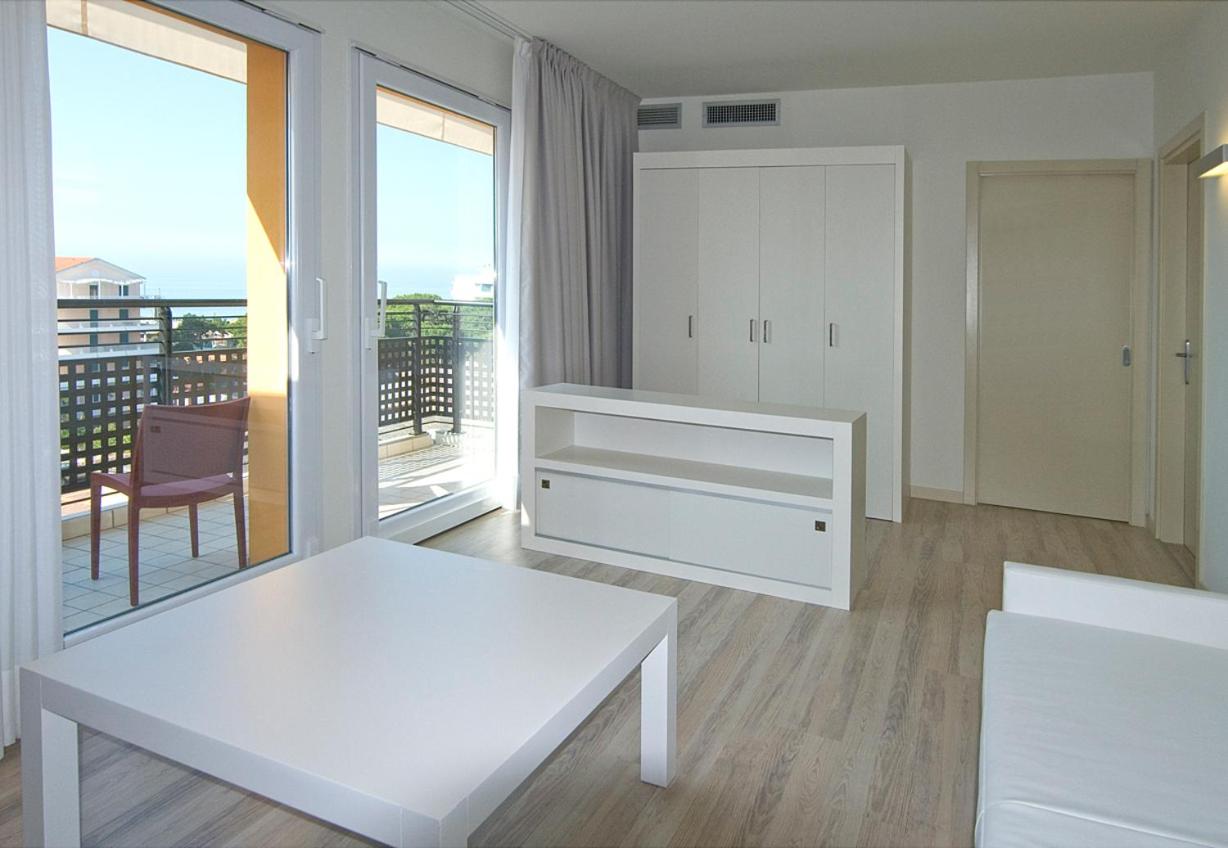 Suite  - Photo 6