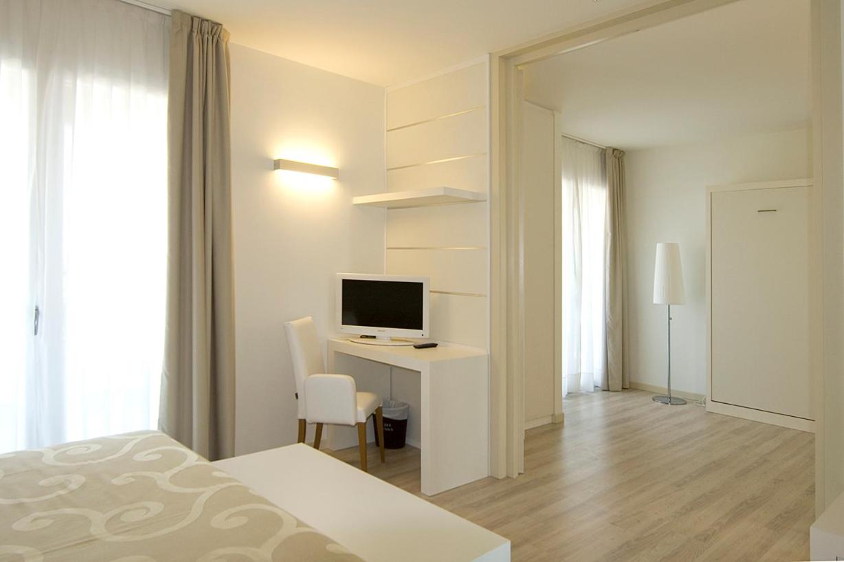 Suite  - Photo 5