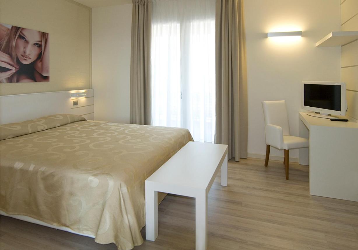 Suite  - Photo 3