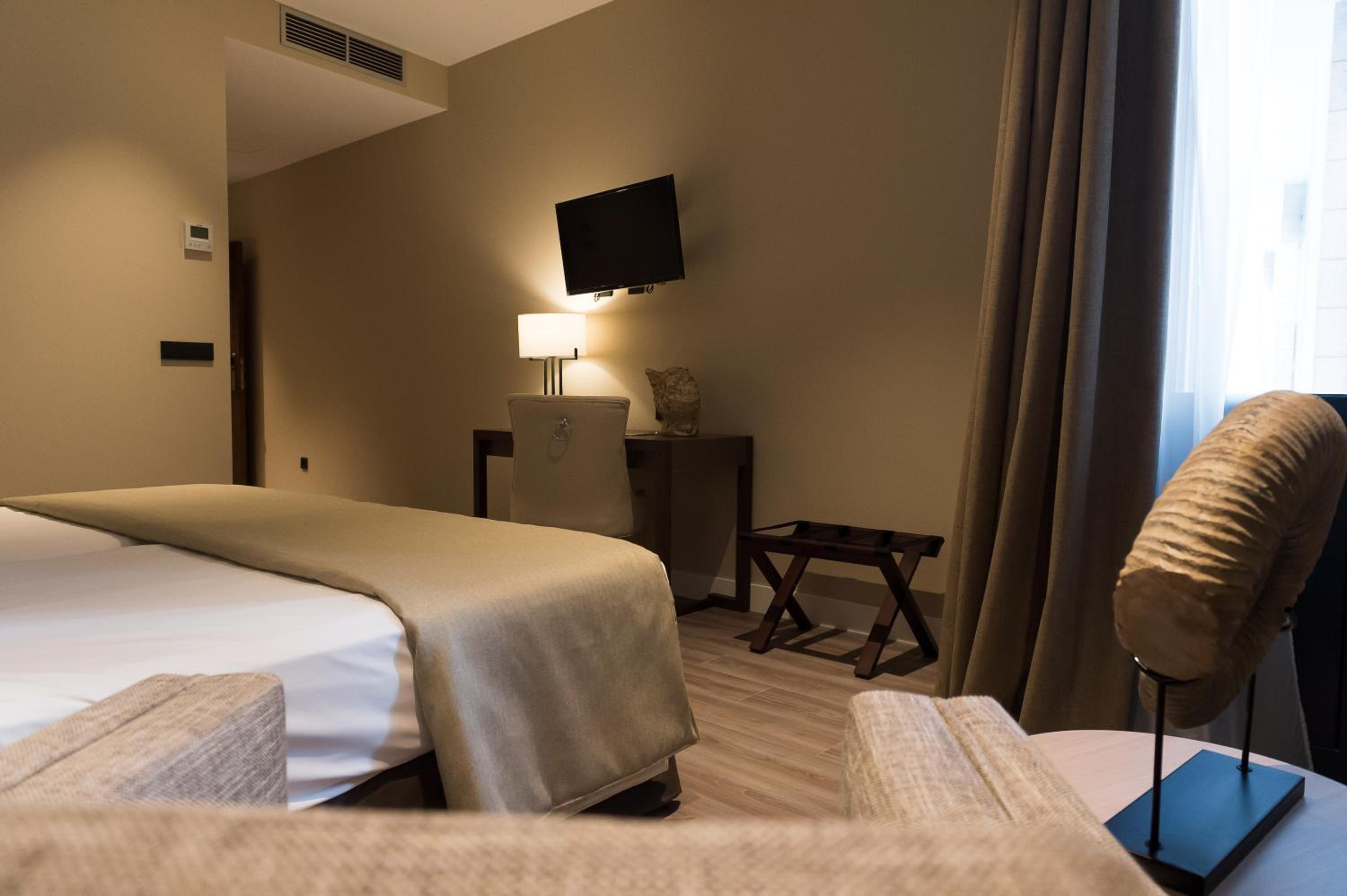 Superior Double Room - Photo 2