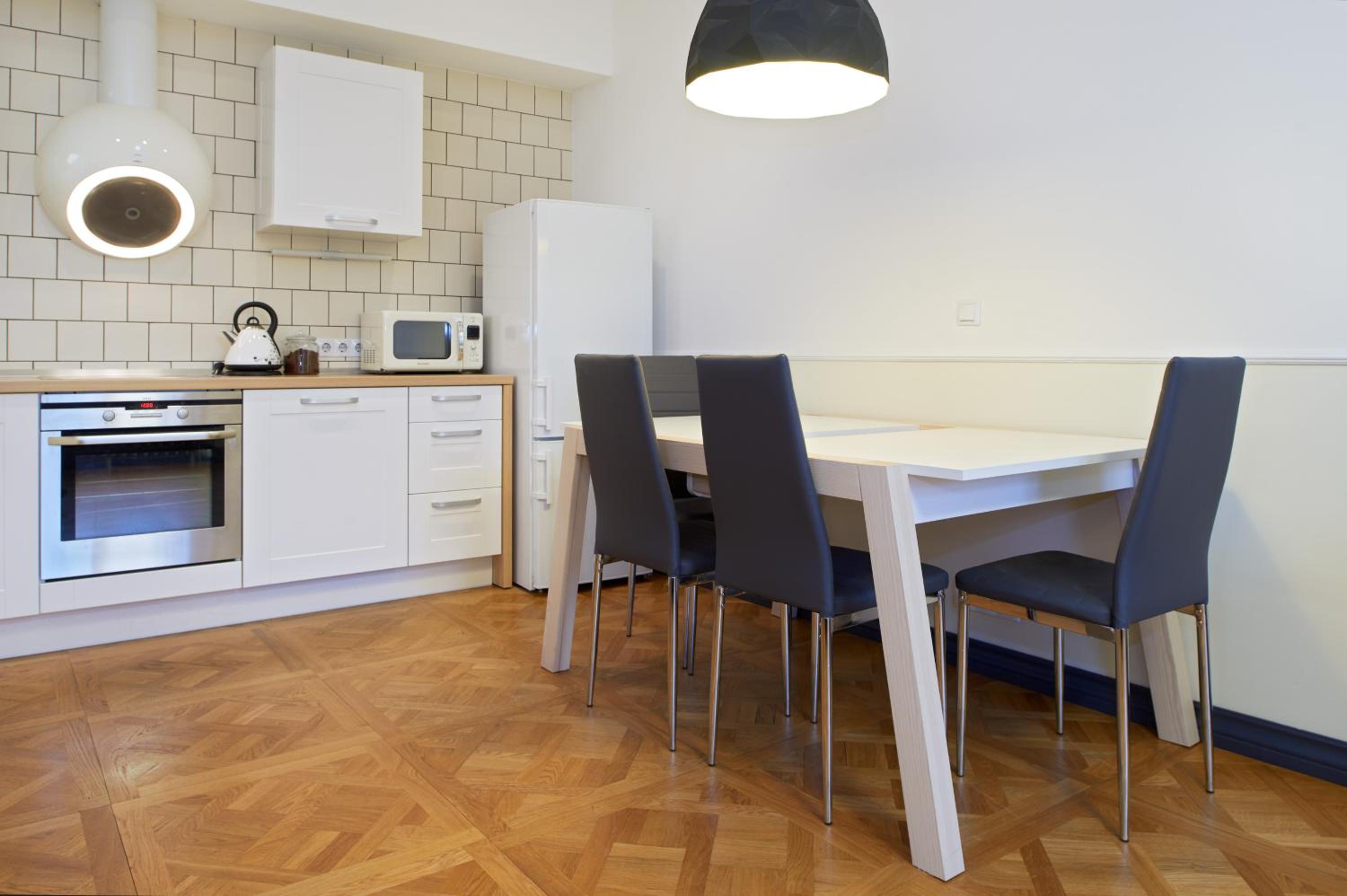 Apartment - Photo 2