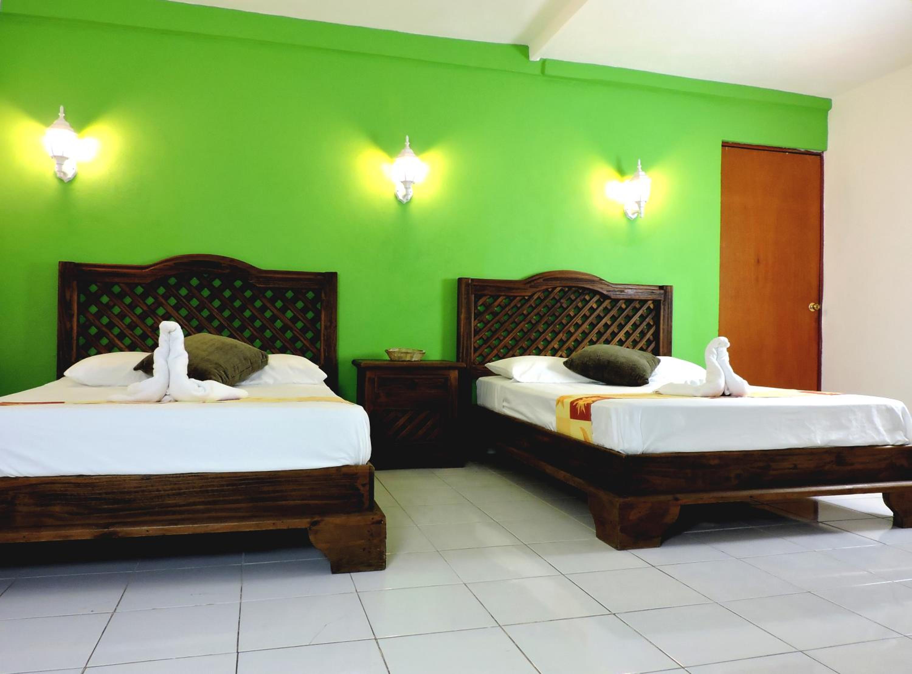 Standard Quadruple Room - Photo 3