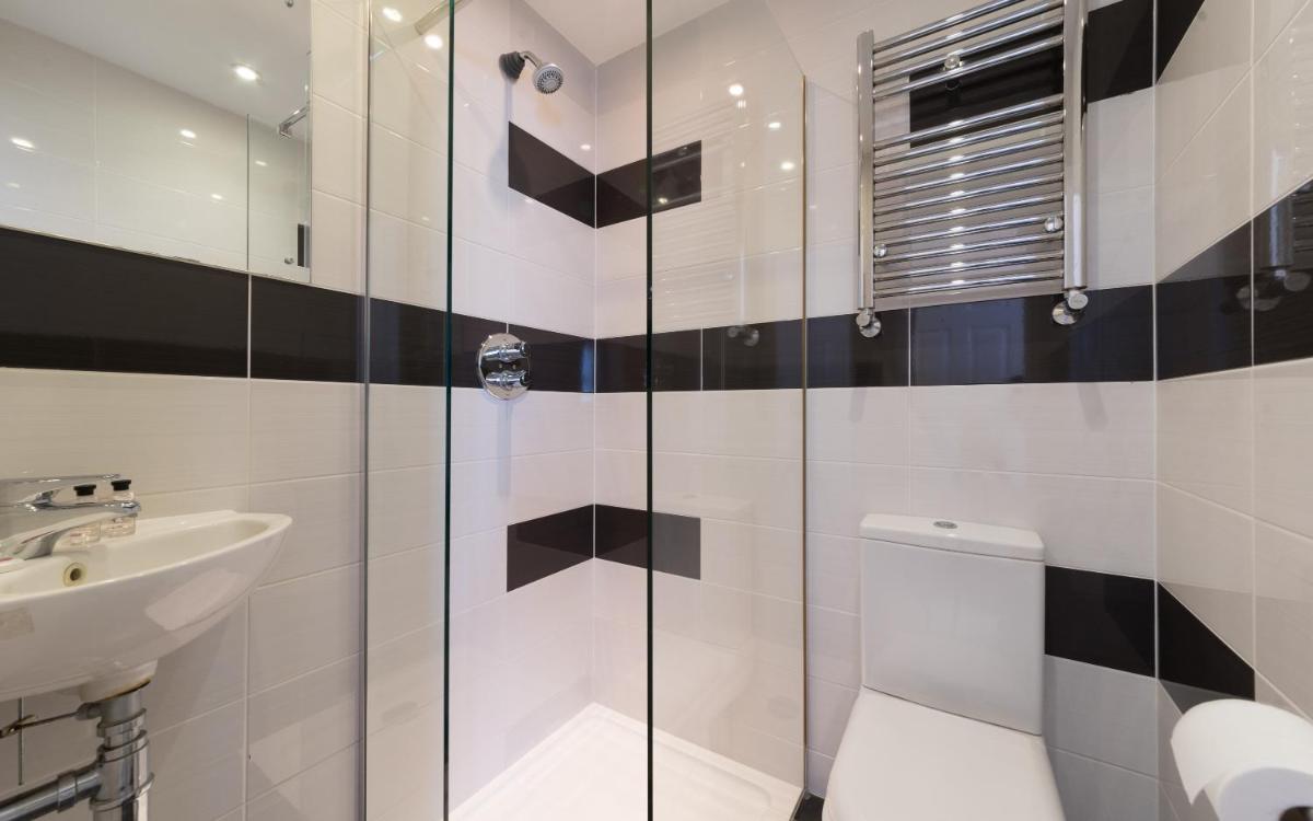 Double Room with Private Bathroom photo 1