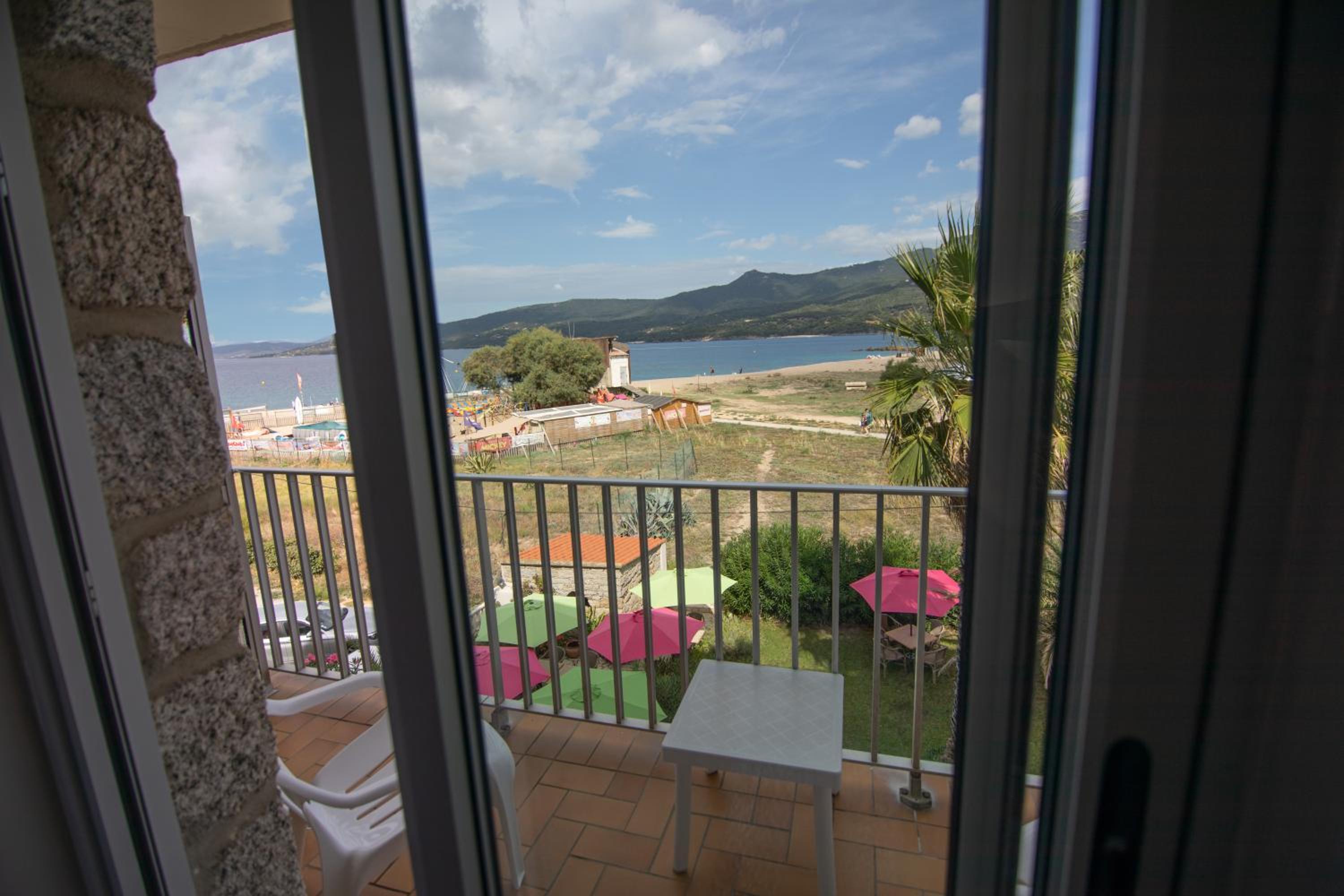 Quadruple Room with Sea View - Photo 5