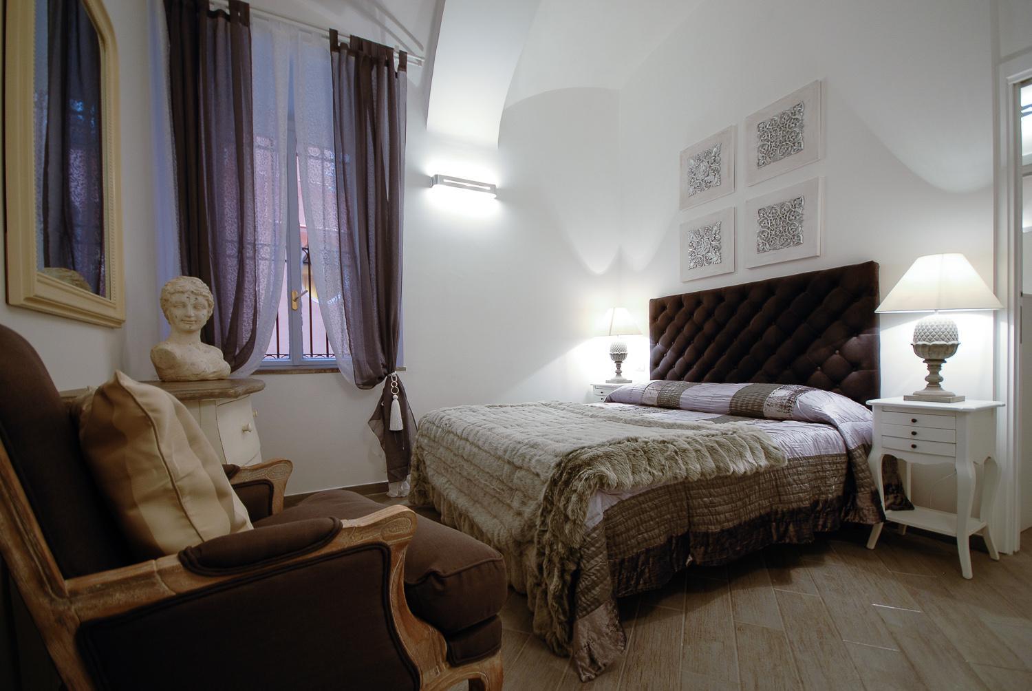Two-Bedroom Apartment - Address: Via del Colosseo 23 photo 2