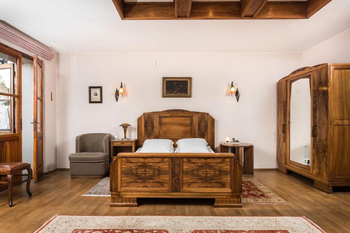 Deluxe Studio with Balcony (3 Adults) photo 2