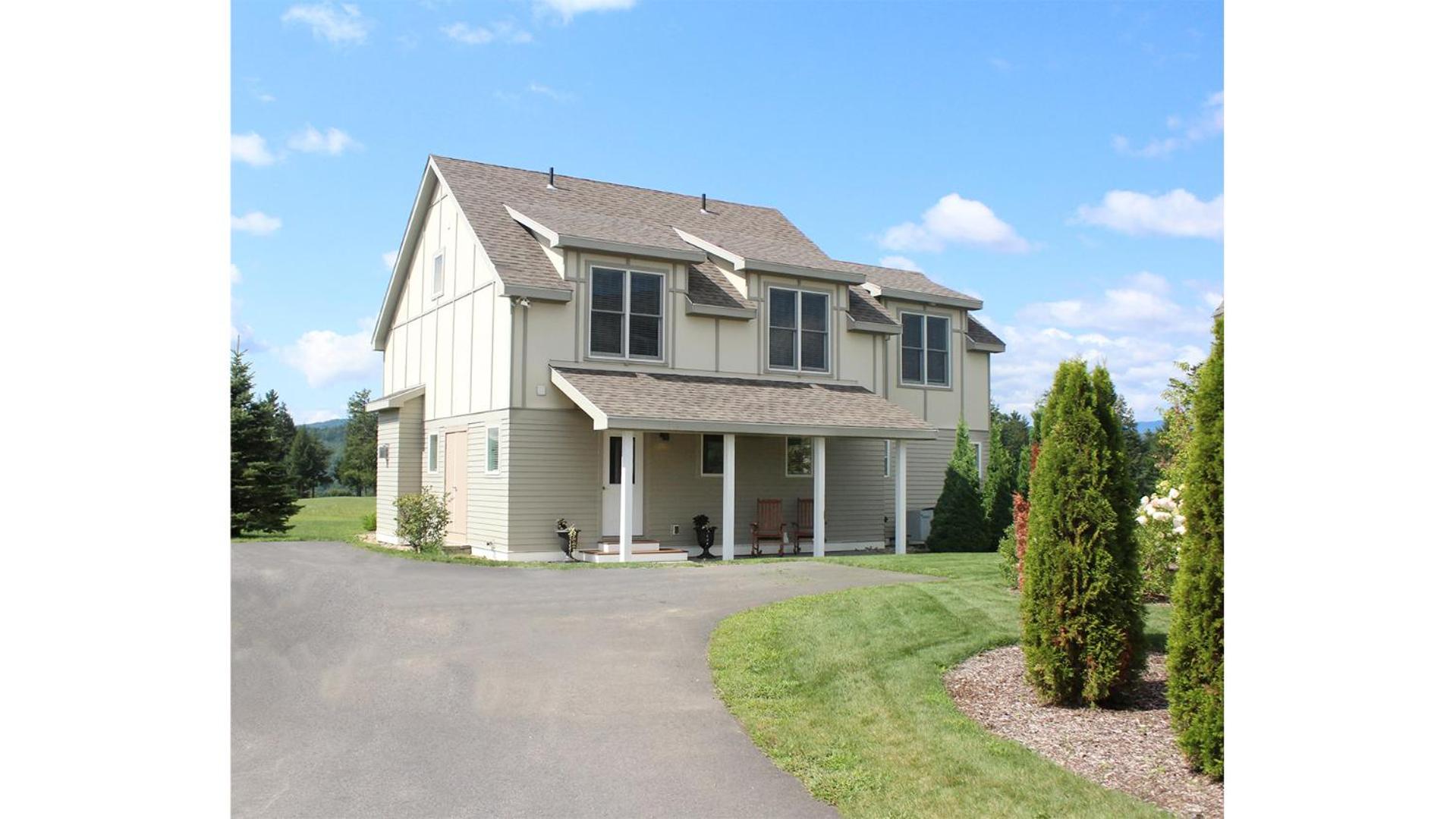 Four-Bedroom House photo 2